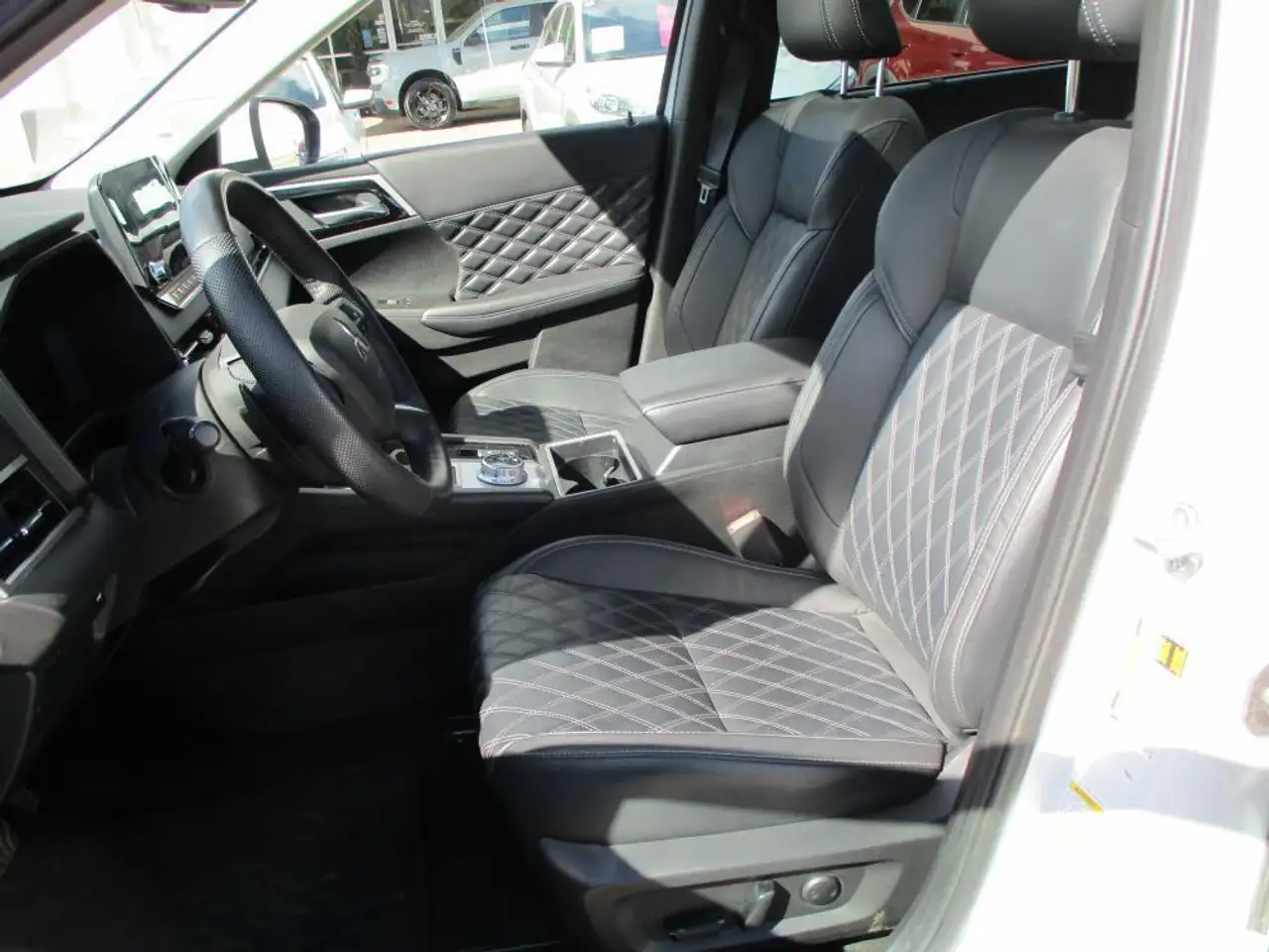 Mitsubishi Outlander снимка Mitsubishi Outlander