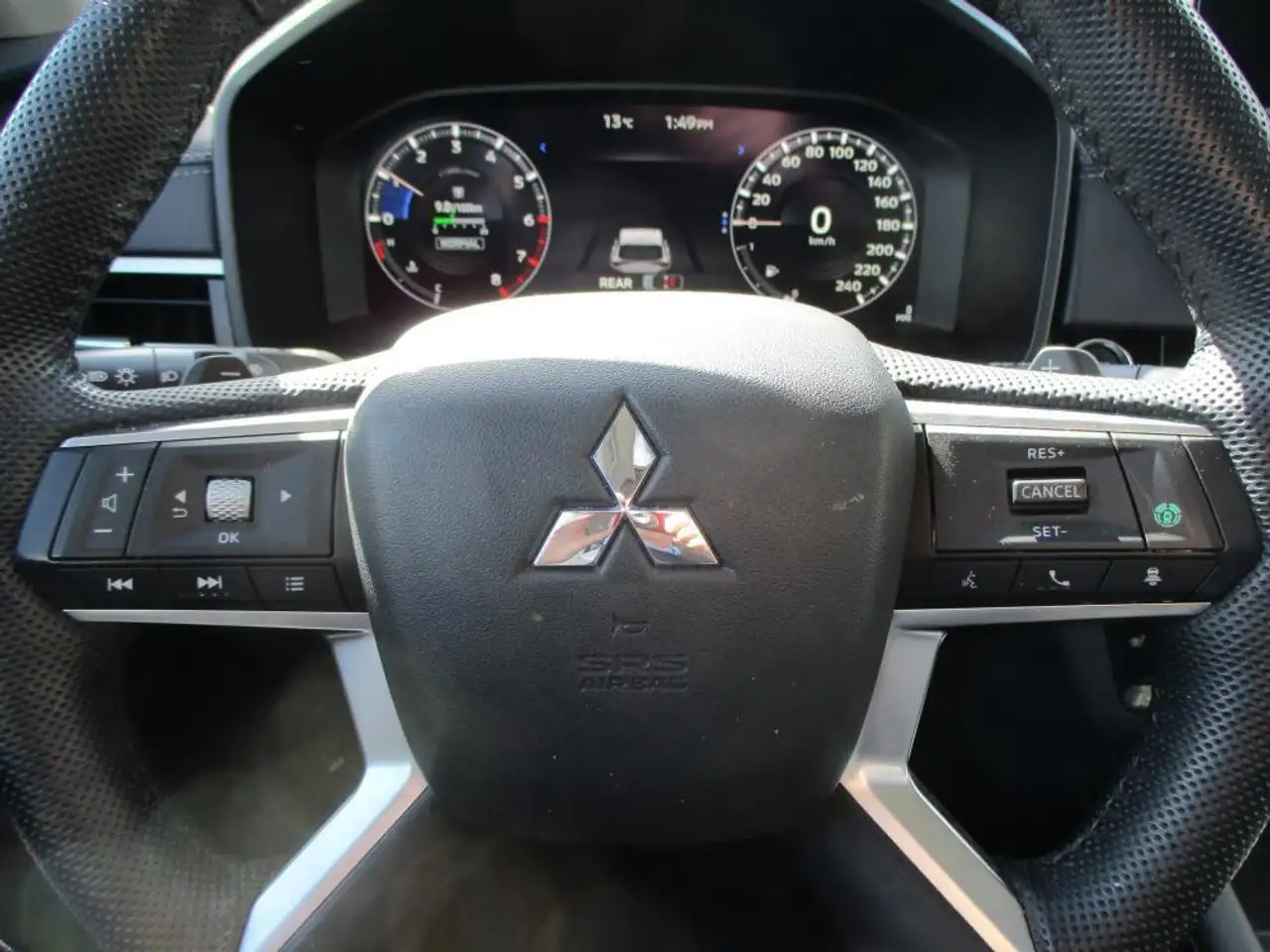 Mitsubishi Outlander снимка Mitsubishi Outlander