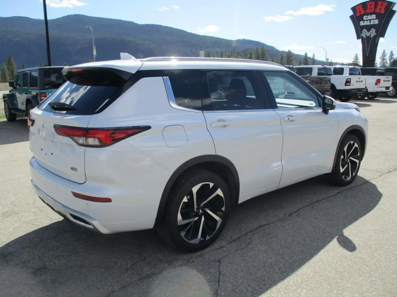 Mitsubishi Outlander снимка Mitsubishi Outlander