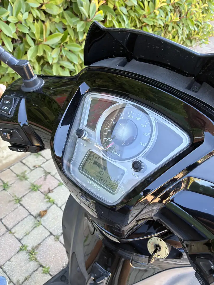 Kymco People GT300i - 1