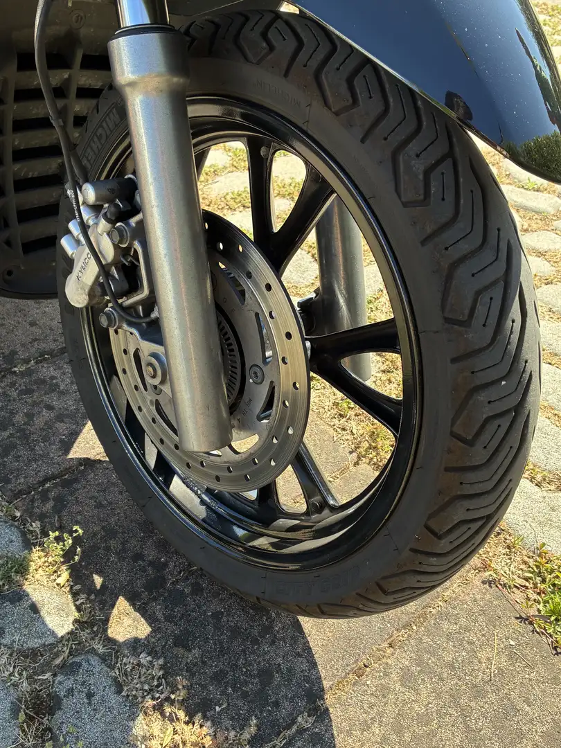 Kymco People GT300i - 2