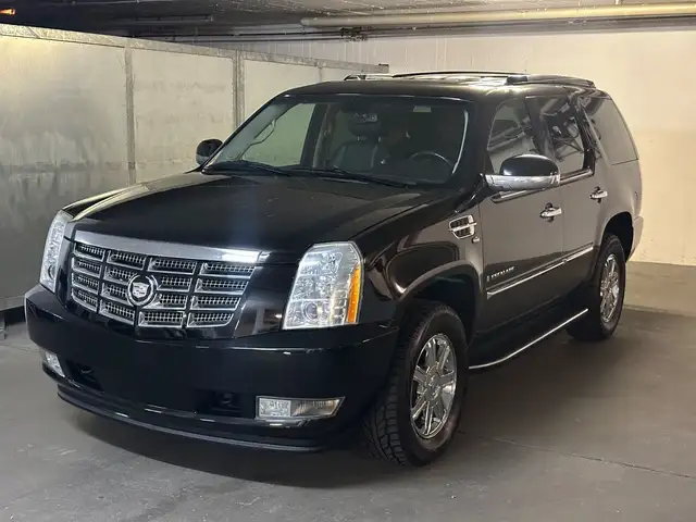 Cadillac Escalade GMT900 COC Available