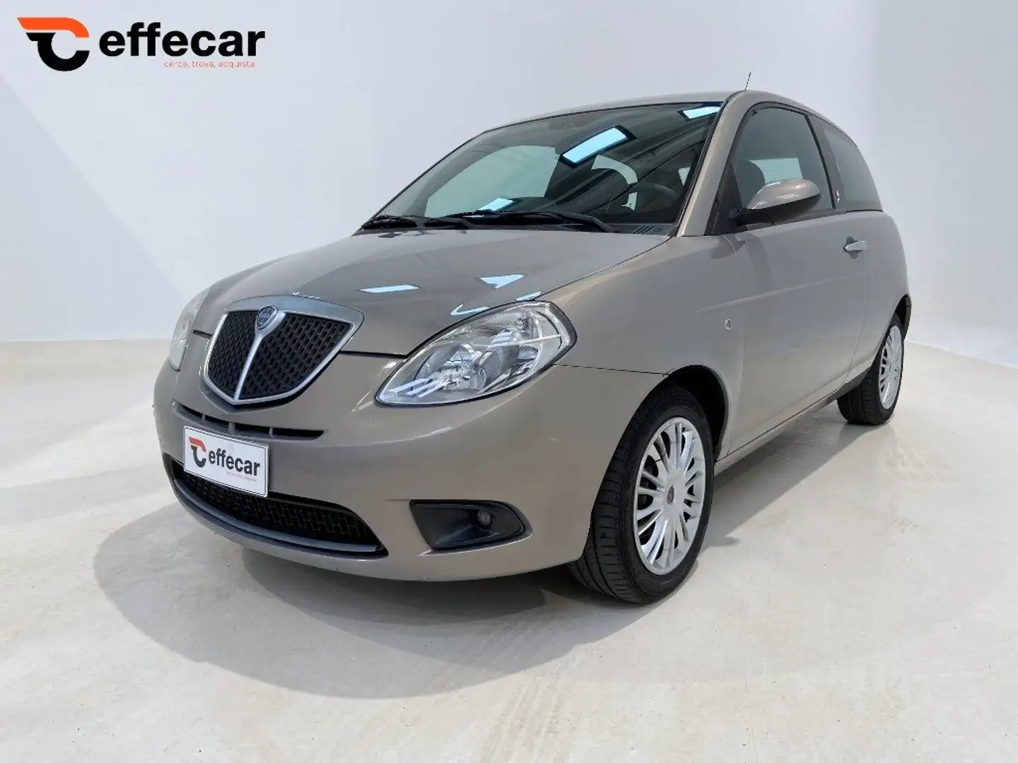Lancia Ypsilon 1.2 Versus NEOPATENTATI Argento - 1