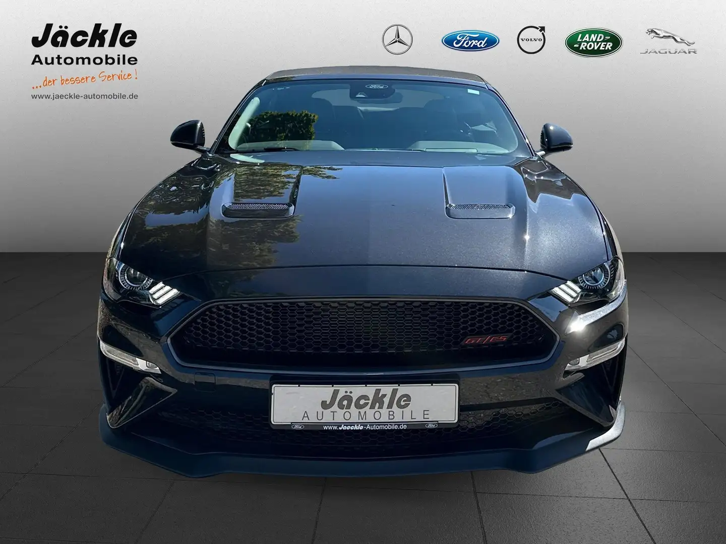 Ford Mustang GT Convertible (CZG) Šedá - 2