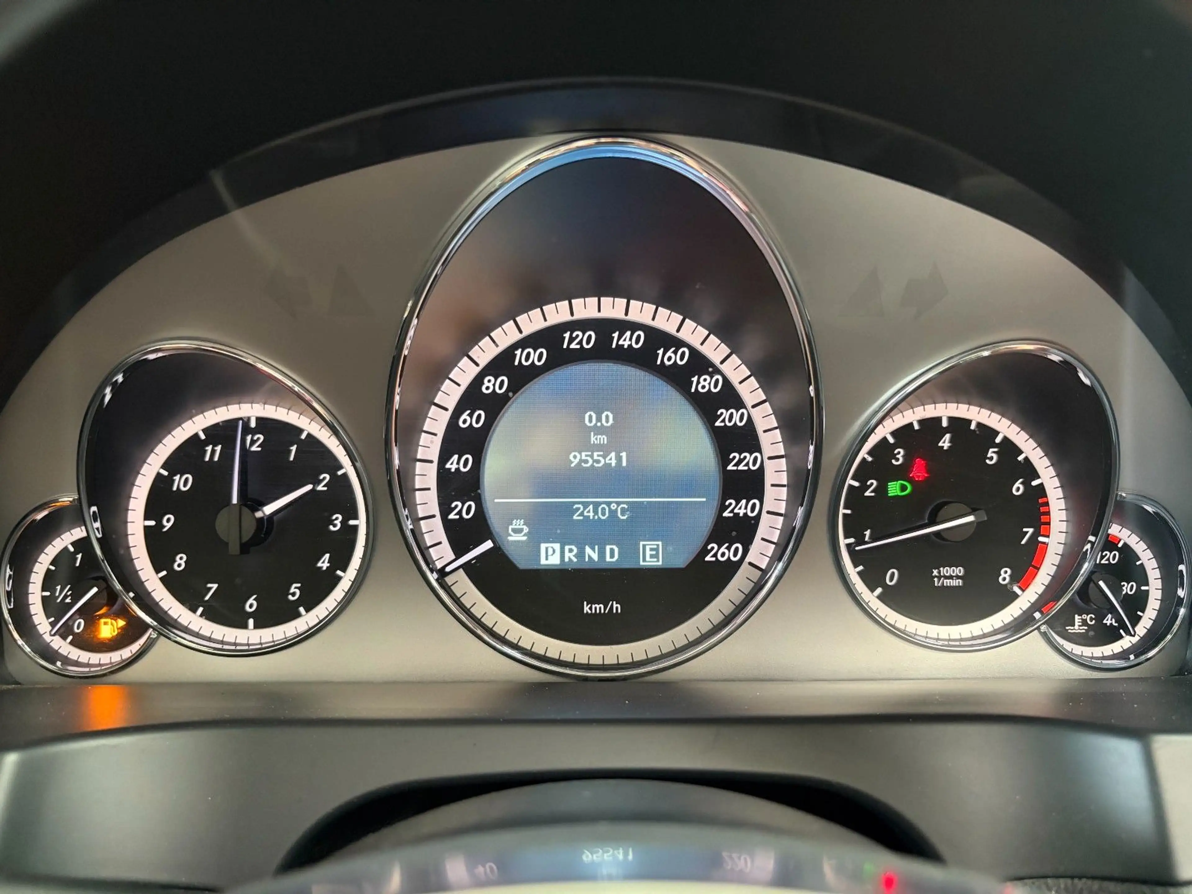 Mercedes-Benz E 250 CGI Cabrio AMG-LINE/AIRSCARF/BI-XEN/LEDER — photo 15