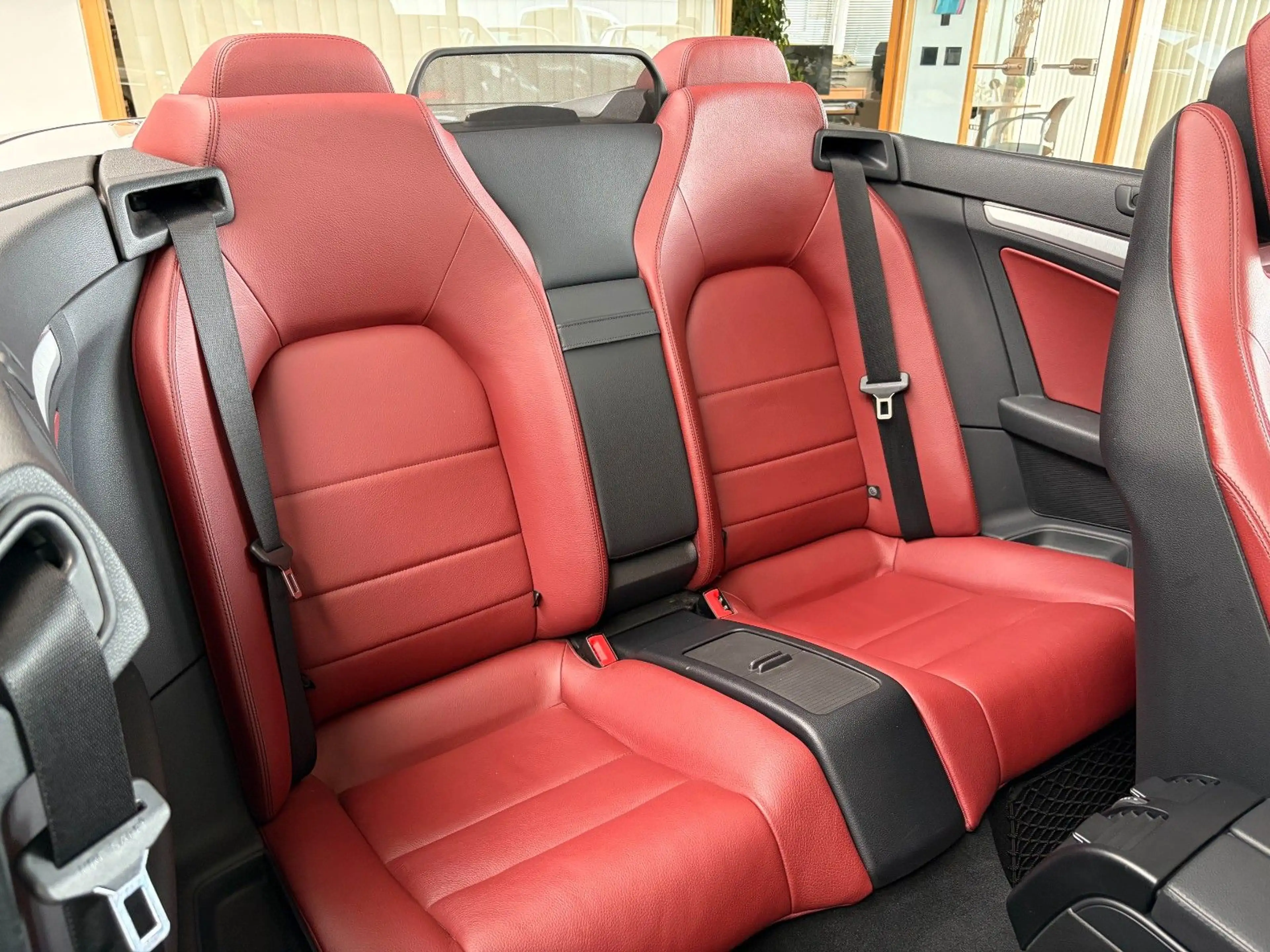 Mercedes-Benz E 250 CGI Cabrio AMG-LINE/AIRSCARF/BI-XEN/LEDER — photo 11