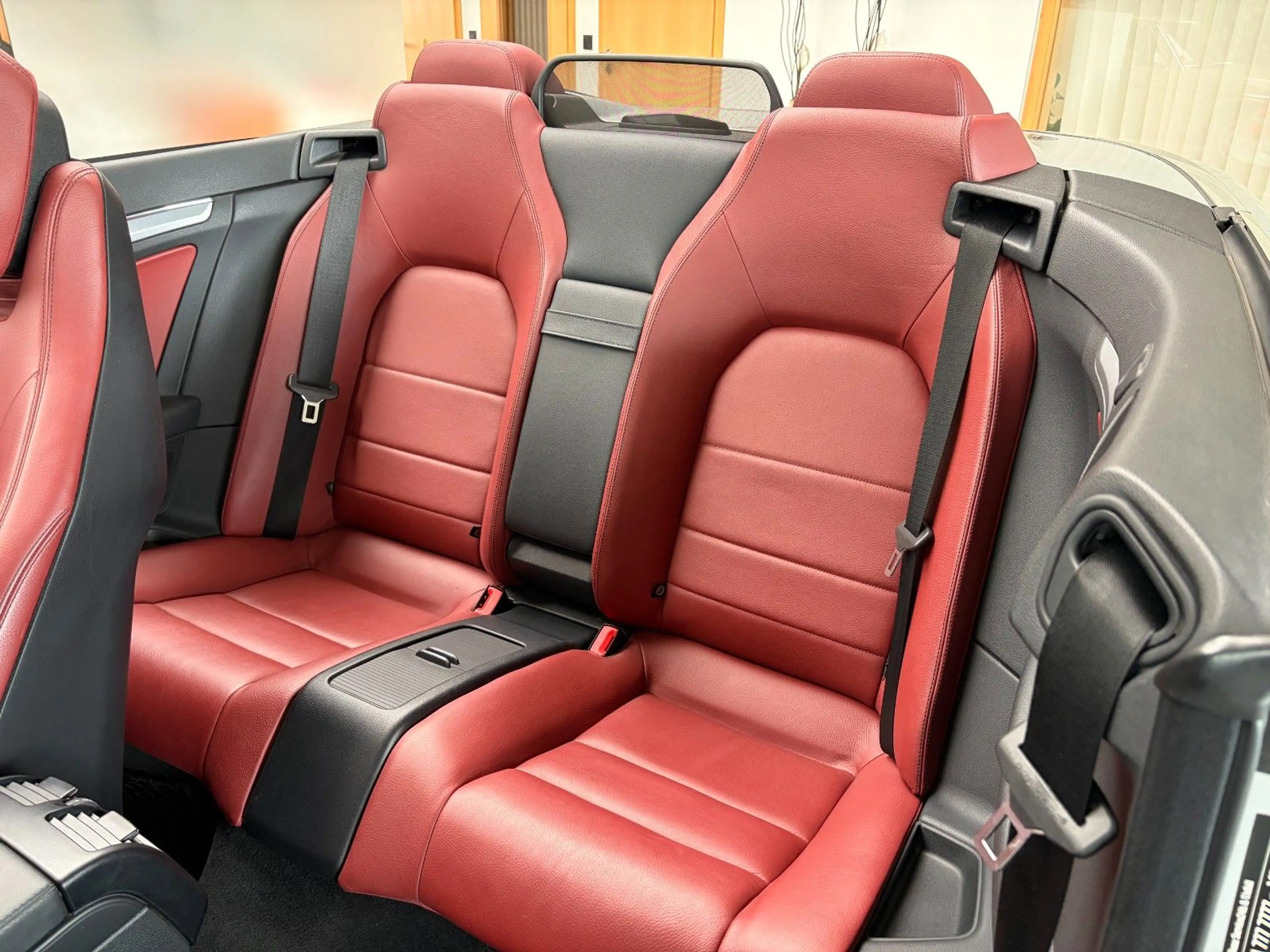 Mercedes-Benz E 250 CGI Cabrio AMG-LINE/AIRSCARF/BI-XEN/LEDER — photo 8