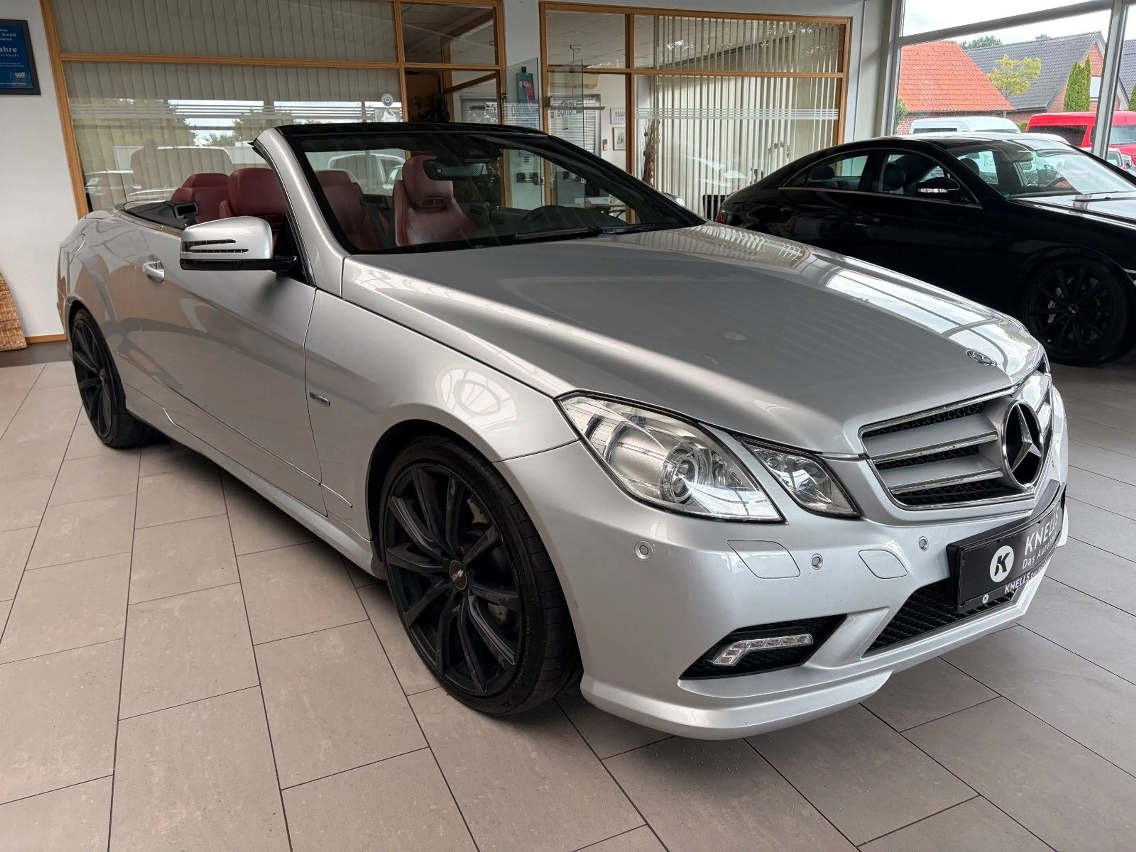 Mercedes-Benz E 250 CGI Cabrio AMG-LINE/AIRSCARF/BI-XEN/LEDER — photo 3