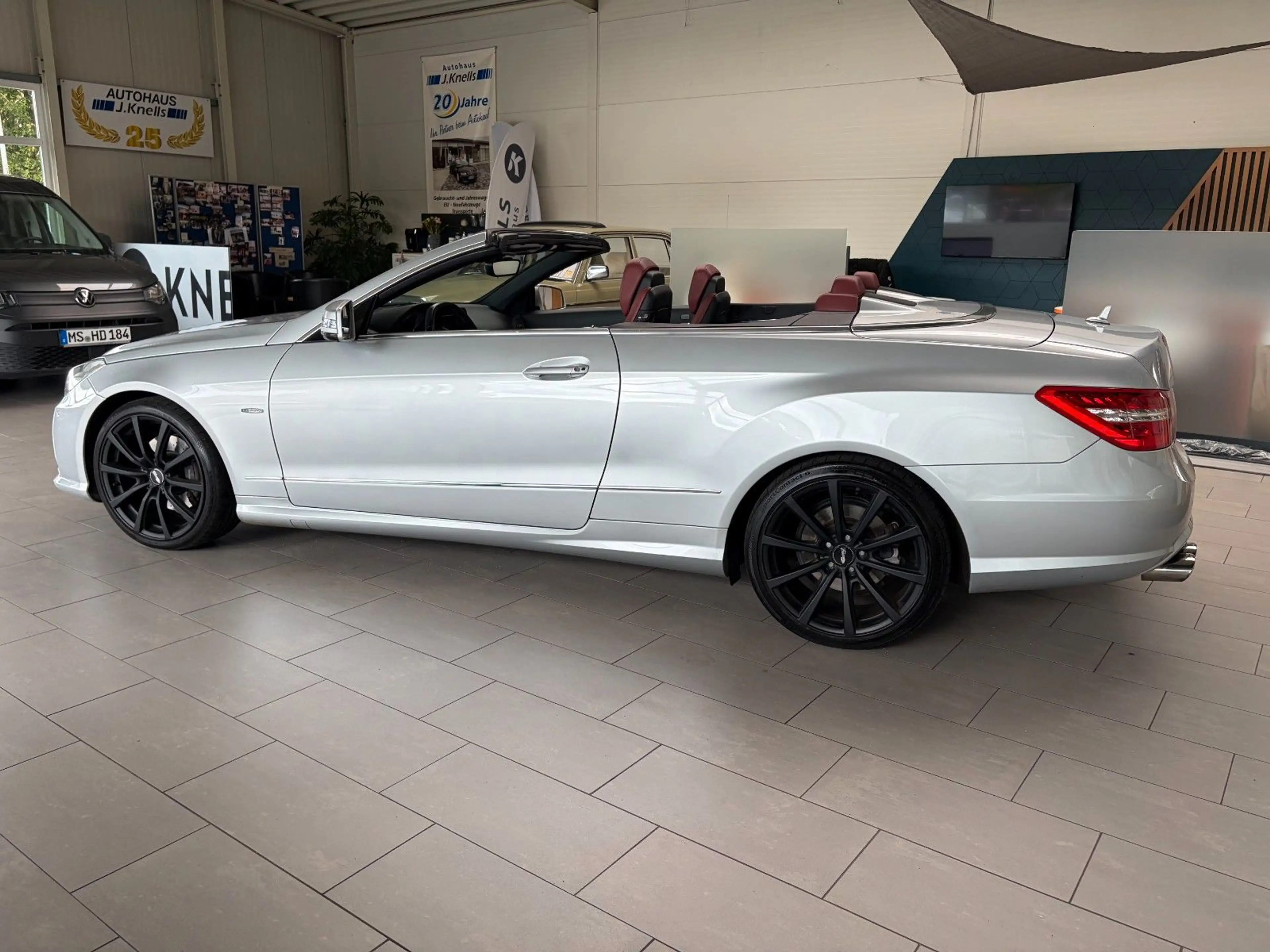 Mercedes-Benz E 250 CGI Cabrio AMG-LINE/AIRSCARF/BI-XEN/LEDER — photo 6