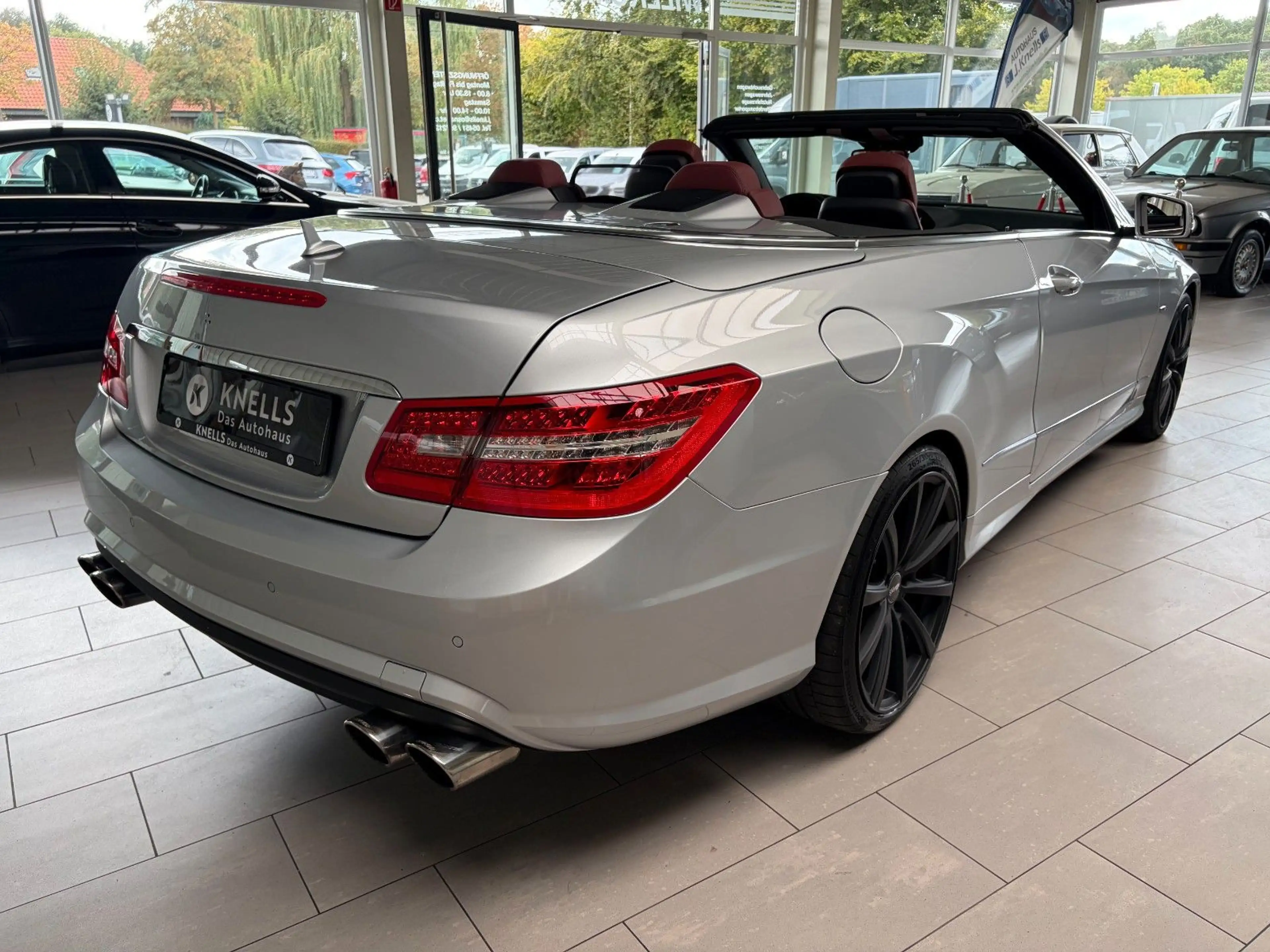 Mercedes-Benz E 250 CGI Cabrio AMG-LINE/AIRSCARF/BI-XEN/LEDER — photo 4