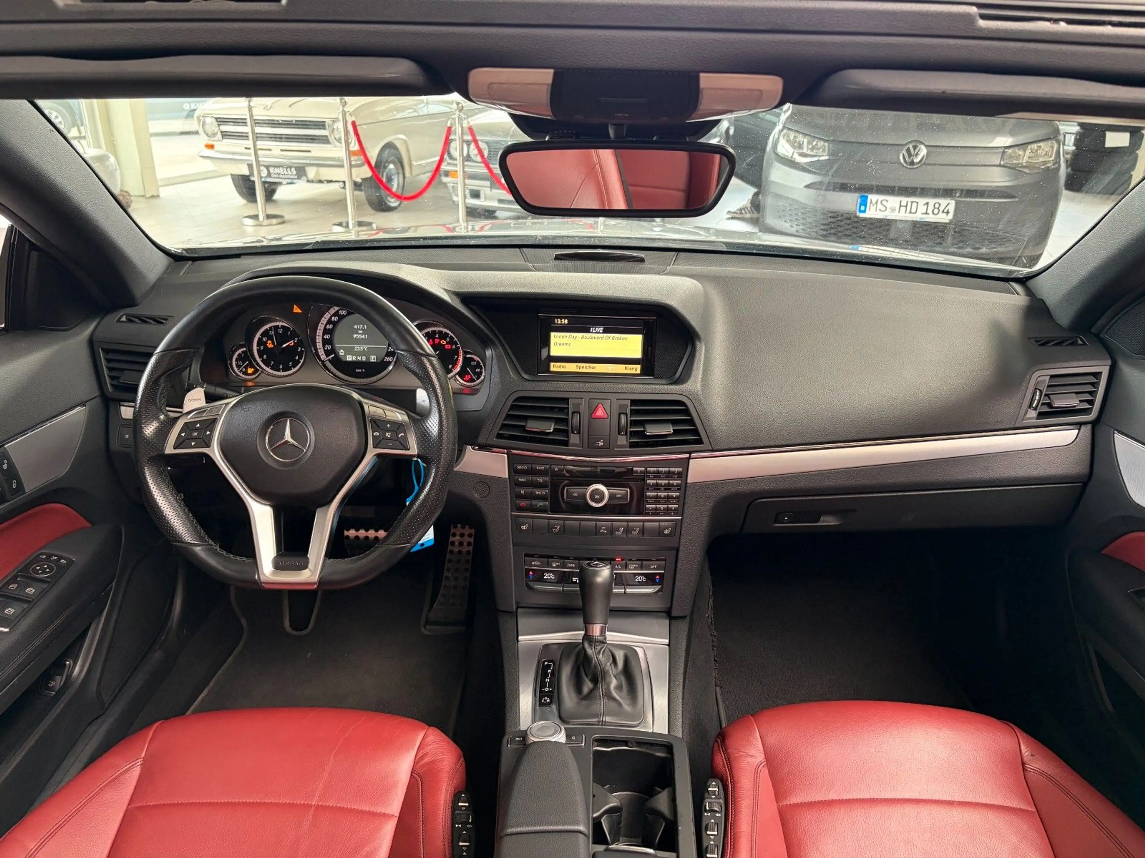 Mercedes-Benz E 250 CGI Cabrio AMG-LINE/AIRSCARF/BI-XEN/LEDER — photo 12