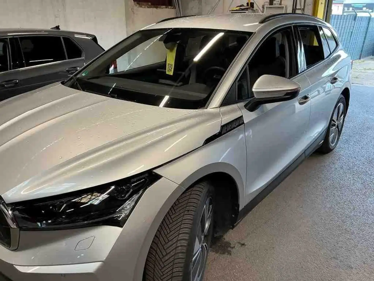 Skoda Enyaq 60Loft Matrix ACC SHZ Kessy Navi Kamera WP Silber - 1
