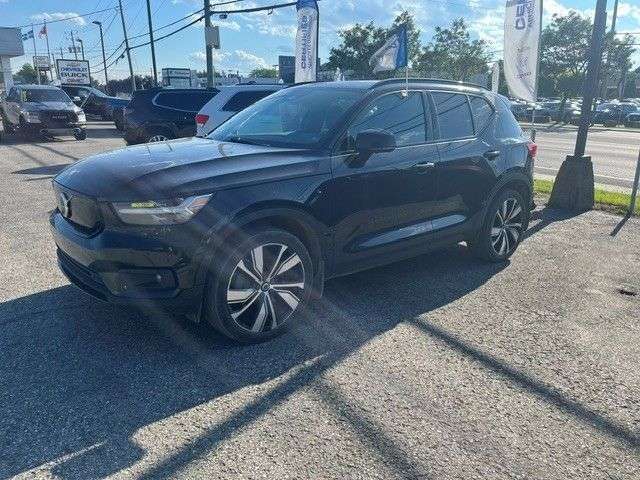 2022 Volvo XC40 P8 eAWD Plus
