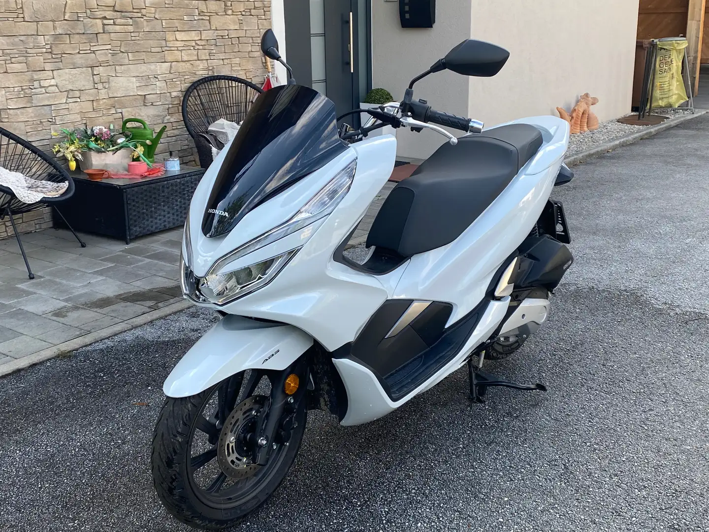 Honda PCX 125 Bílá - 1