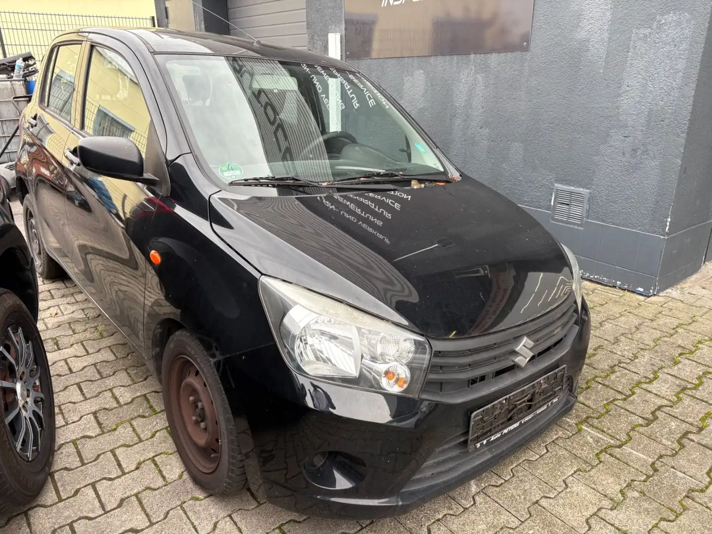 Suzuki Celerio Club Schwarz - 1
