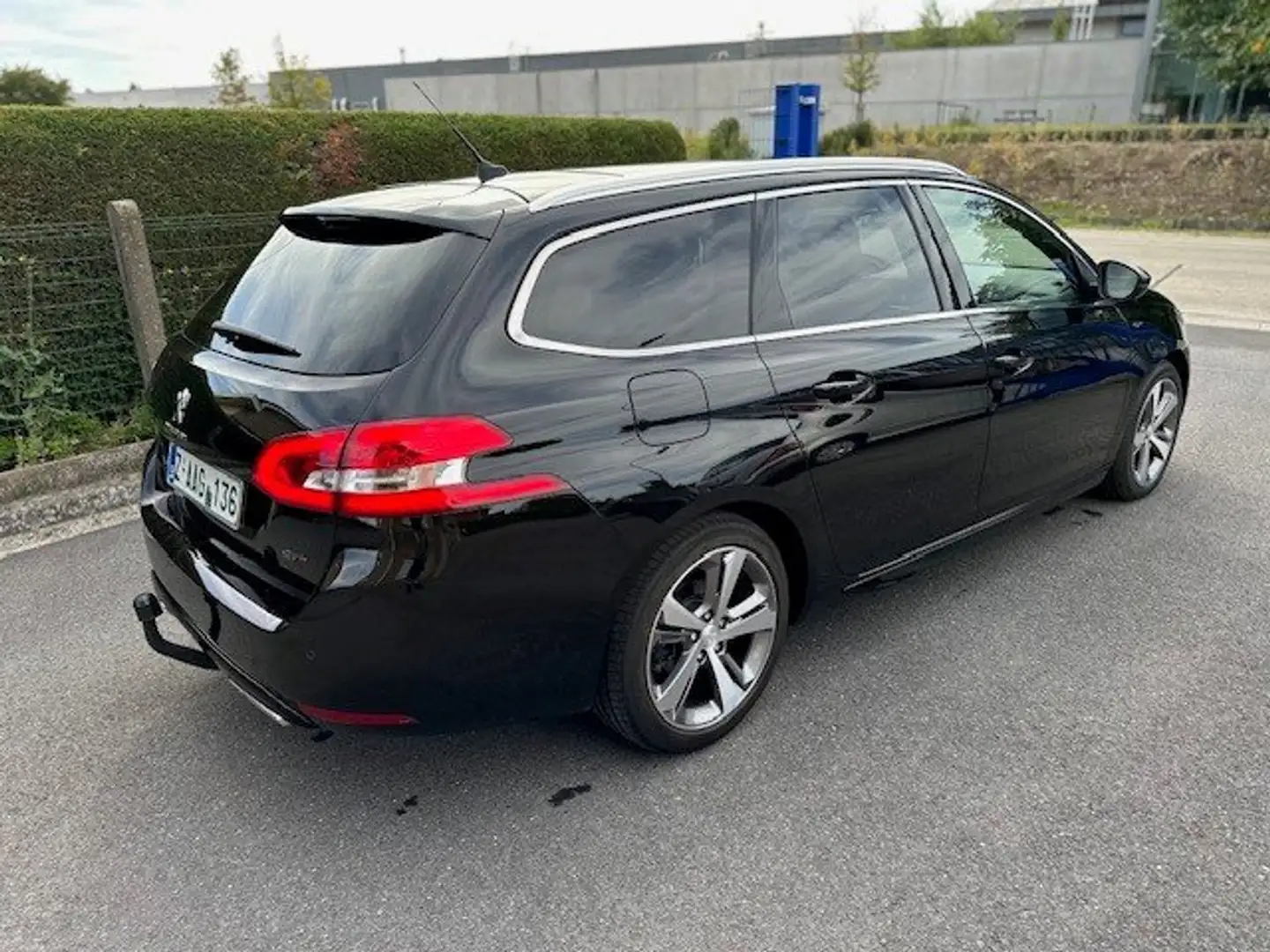 Peugeot 308 308 SW BlueHDi 130 Gt Digi cockpit, Trekhaak Zwart - 2