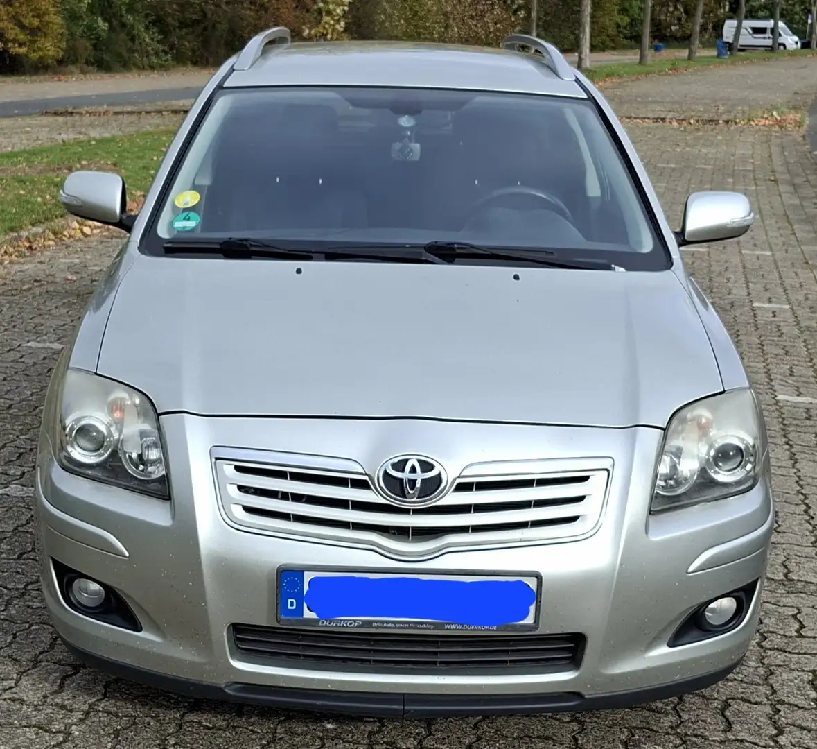 Toyota Avensis 1.8 VVT-i Combi Tüv/Au 06.27 Grau - 1