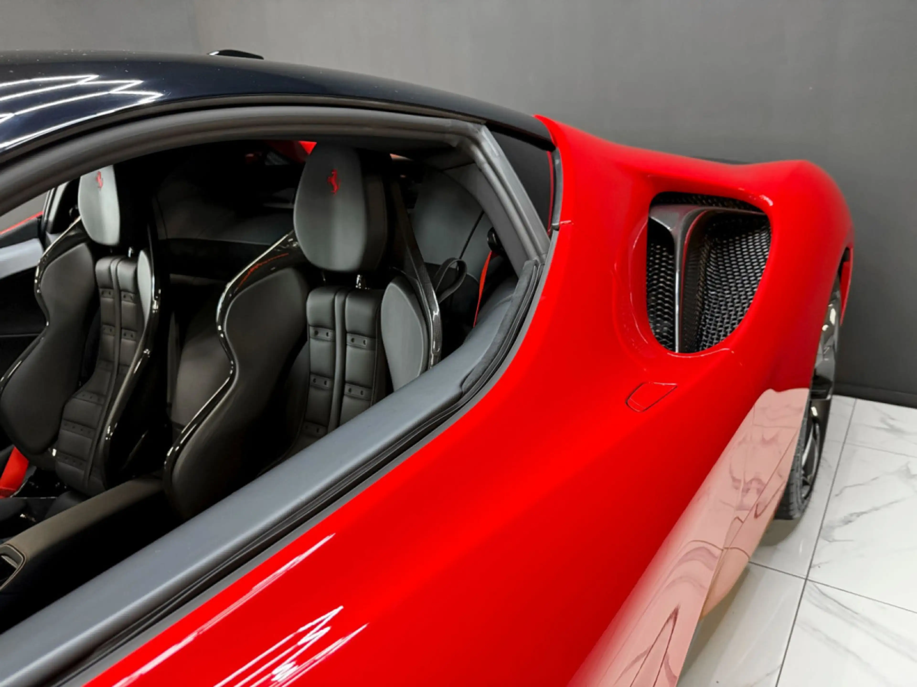 Ferrari SF90 Stradale Racing Seats / Carbon / Lift / JBL — photo 15