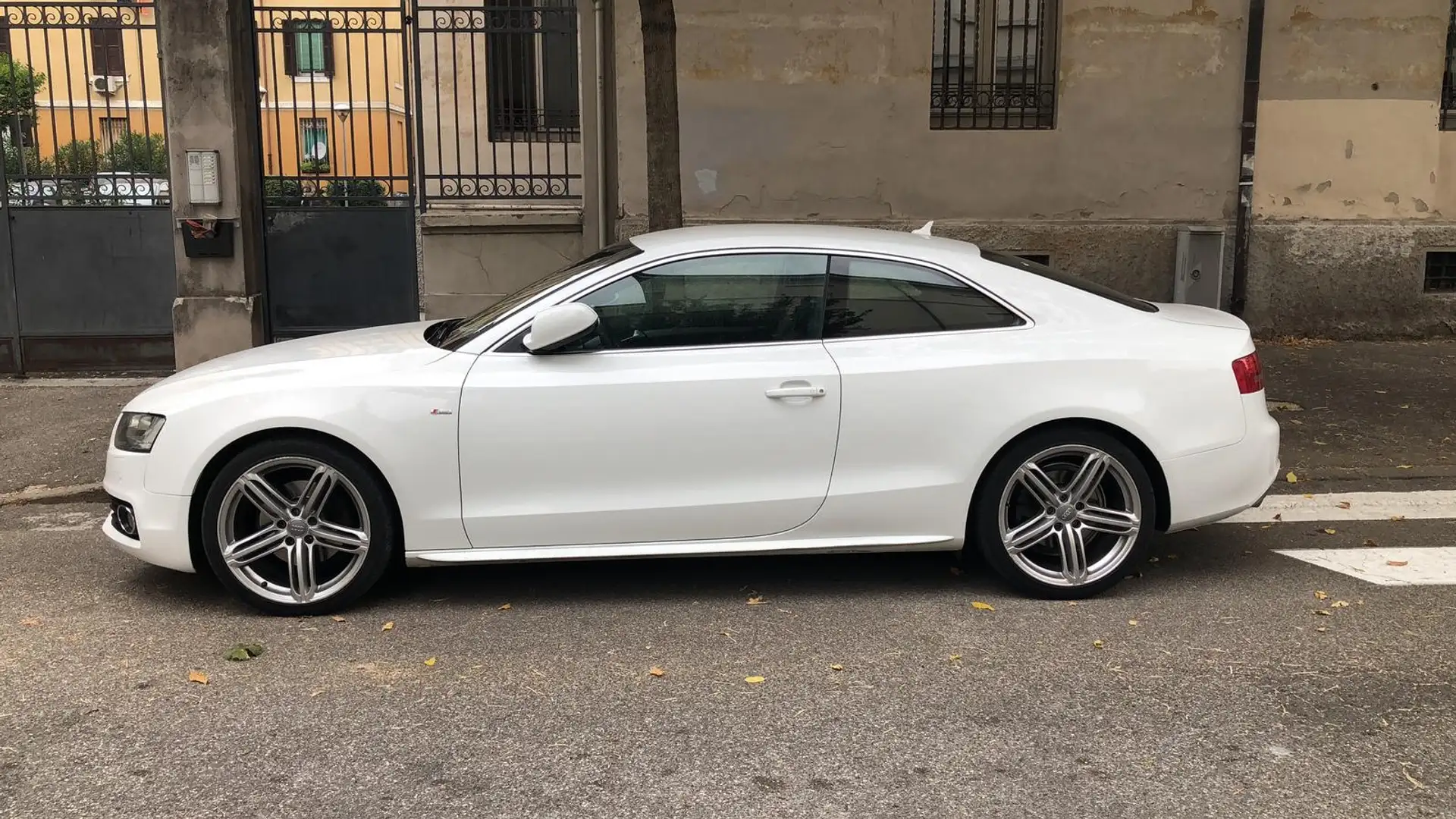 Audi A5 Coupe 2.0 tdi Ambiente quattro 177cv Sline - 1