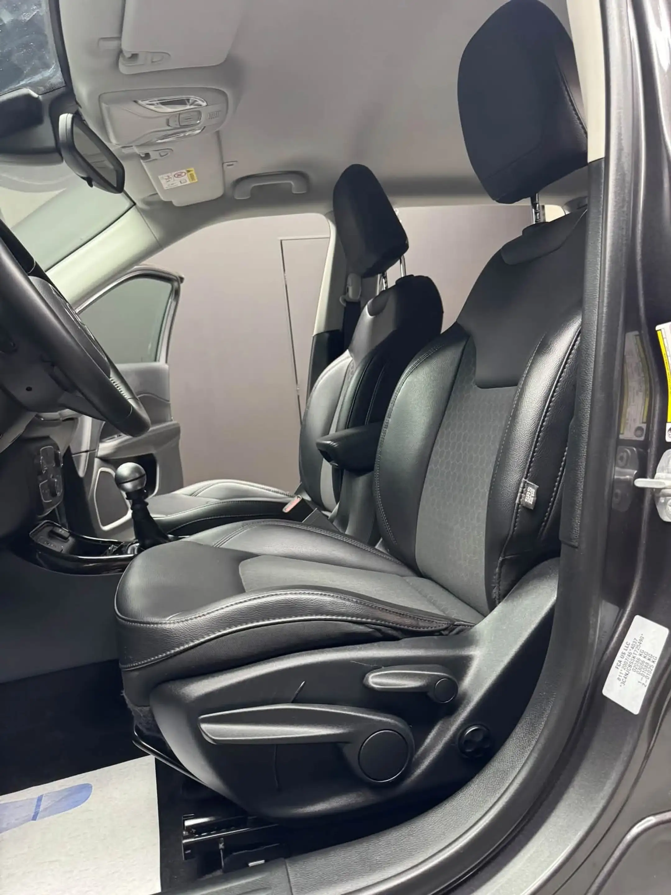 Jeep Compass Compass 1.6 MJD 4x2 **12 mois de garantie** — photo 9