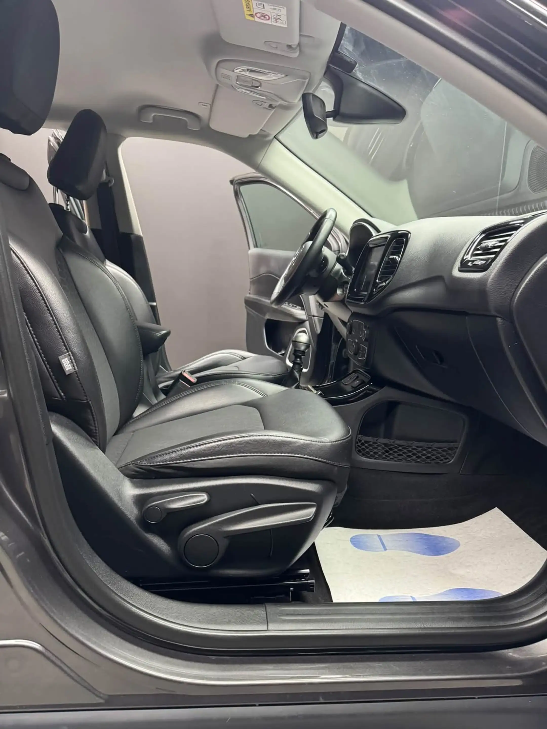Jeep Compass Compass 1.6 MJD 4x2 **12 mois de garantie** — photo 11