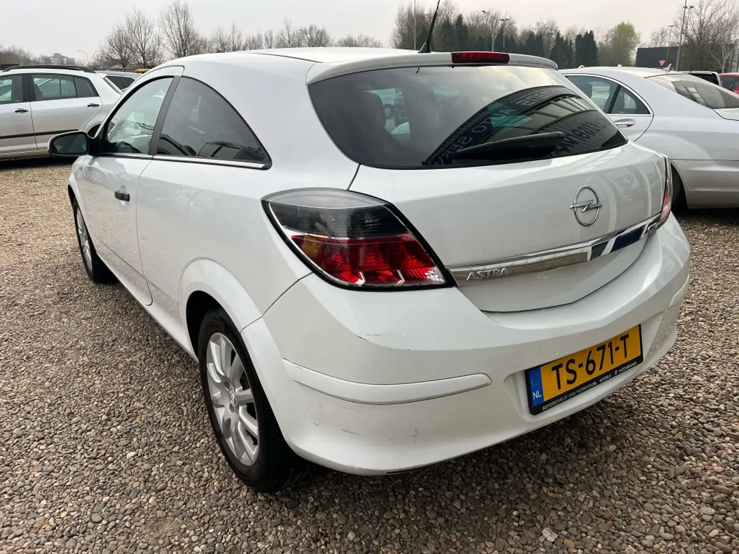 Opel Astra GTC 1.4 Business Blanc - 2