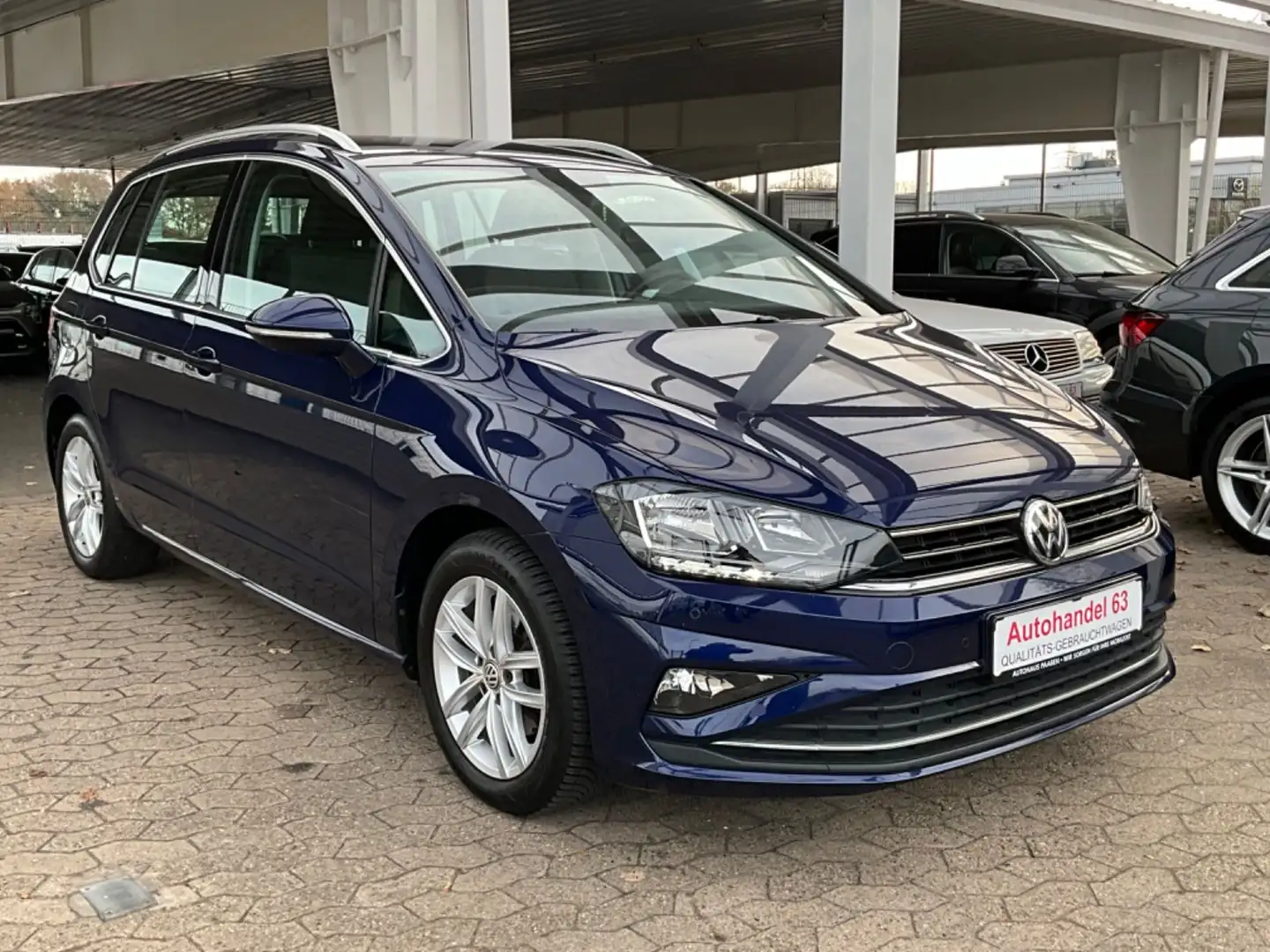 Volkswagen Golf Sportsvan VII Highline*Navi*ACC*KlimaT*Mult Blauw - 2