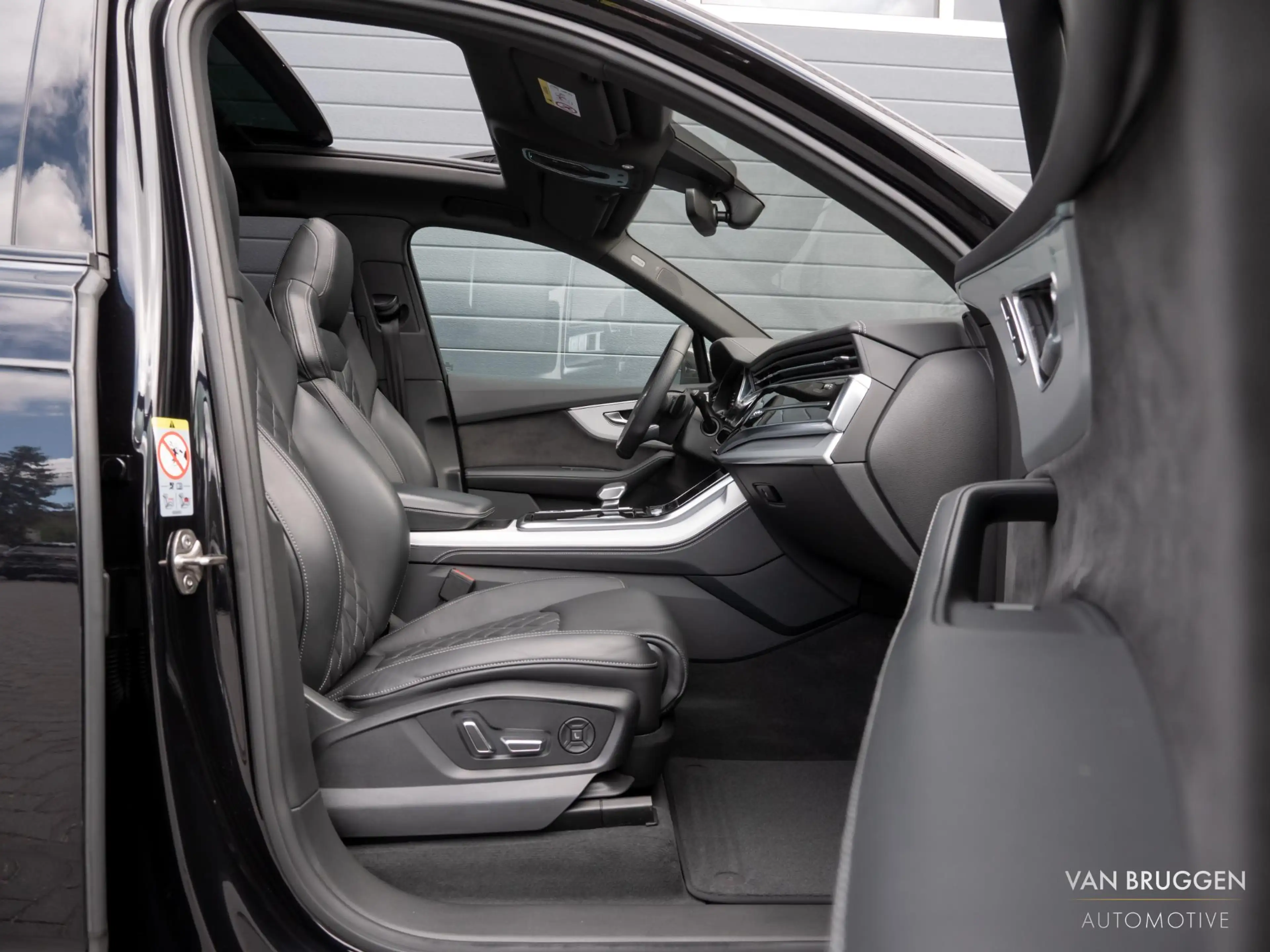 Audi Q7 60 TFSI e quattro S-Line Pano B&O RS-Stoelen Laser — photo 46