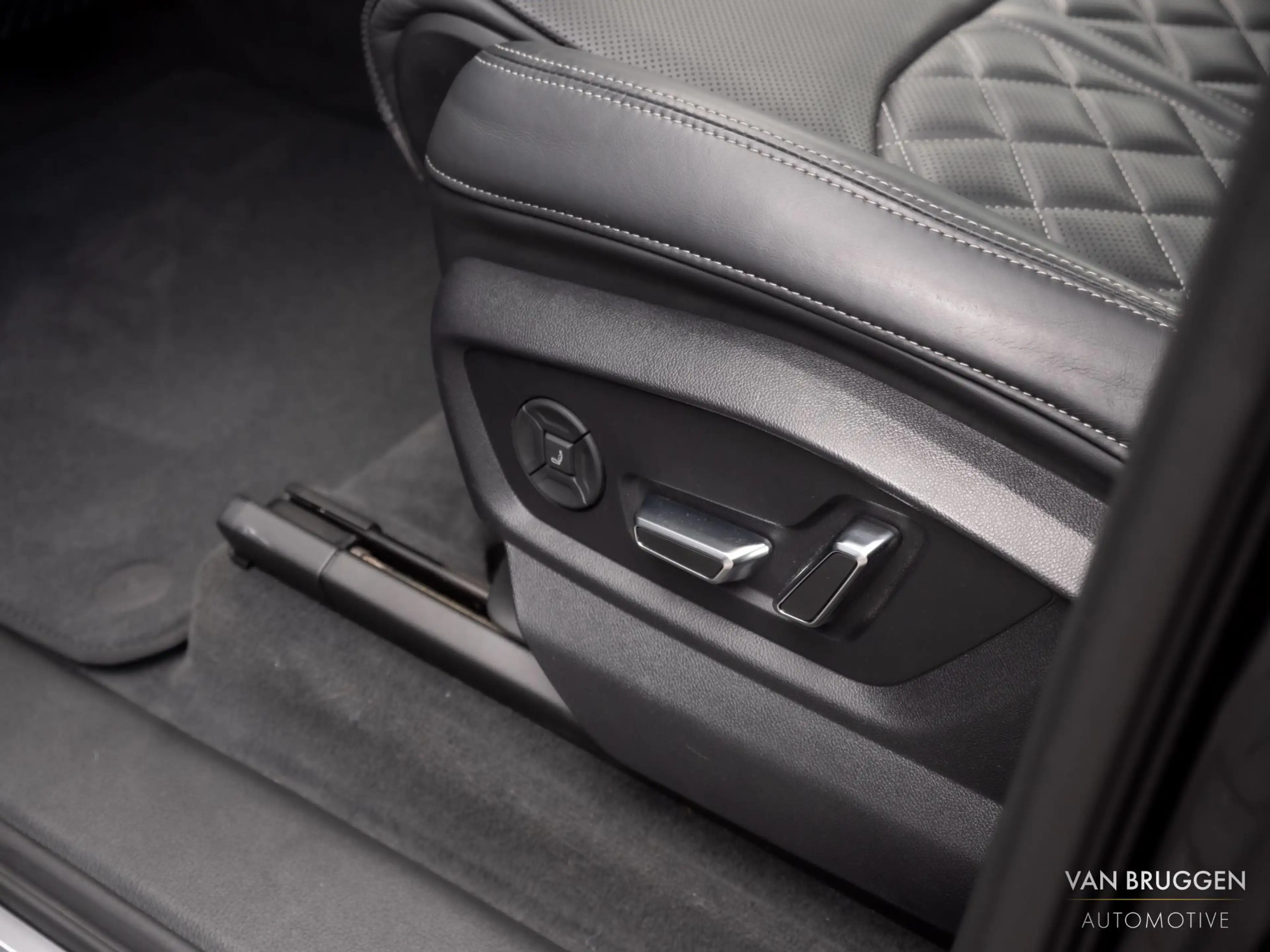 Audi Q7 60 TFSI e quattro S-Line Pano B&O RS-Stoelen Laser — photo 47