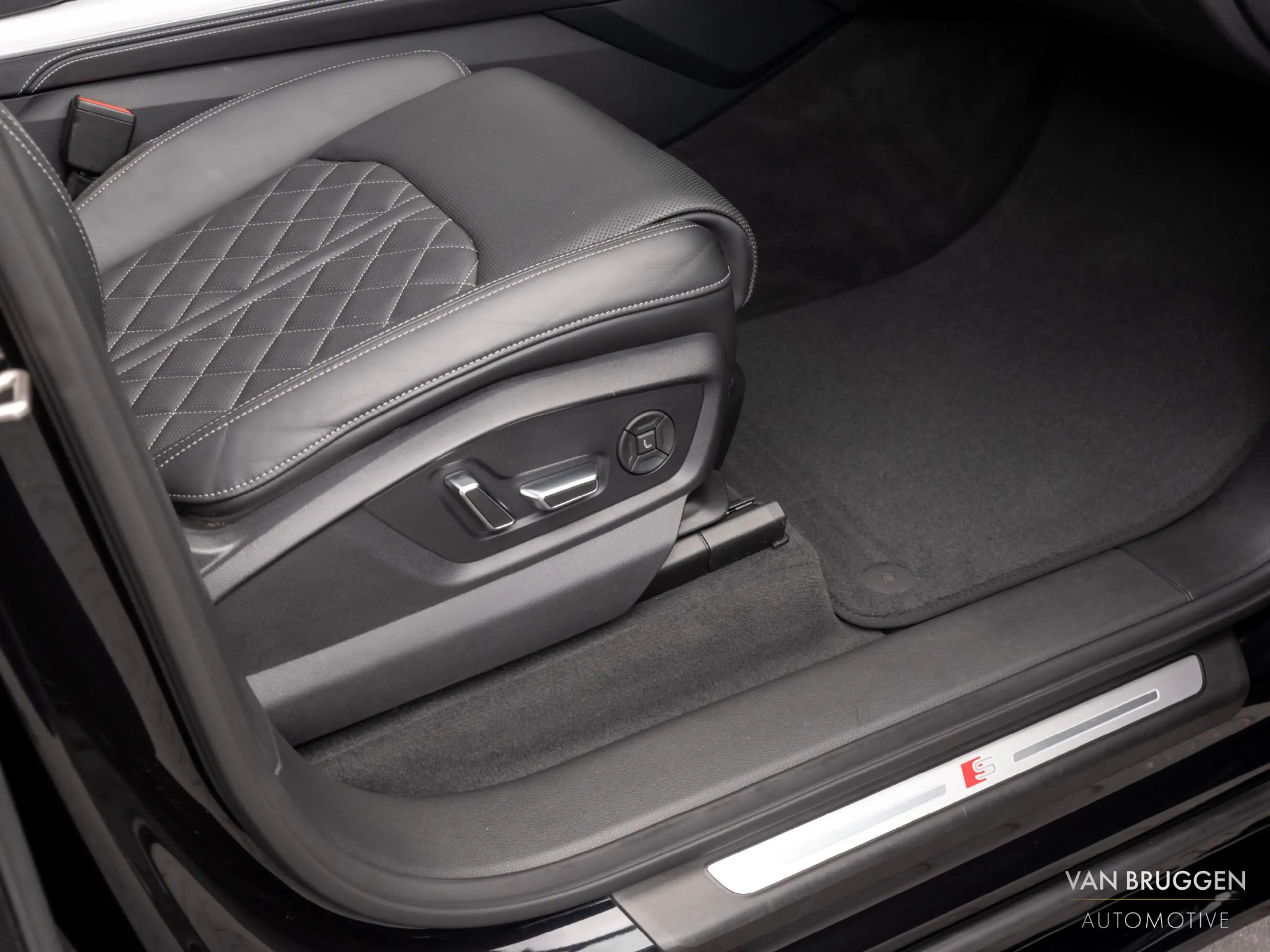 Audi Q7 60 TFSI e quattro S-Line Pano B&O RS-Stoelen Laser — photo 18