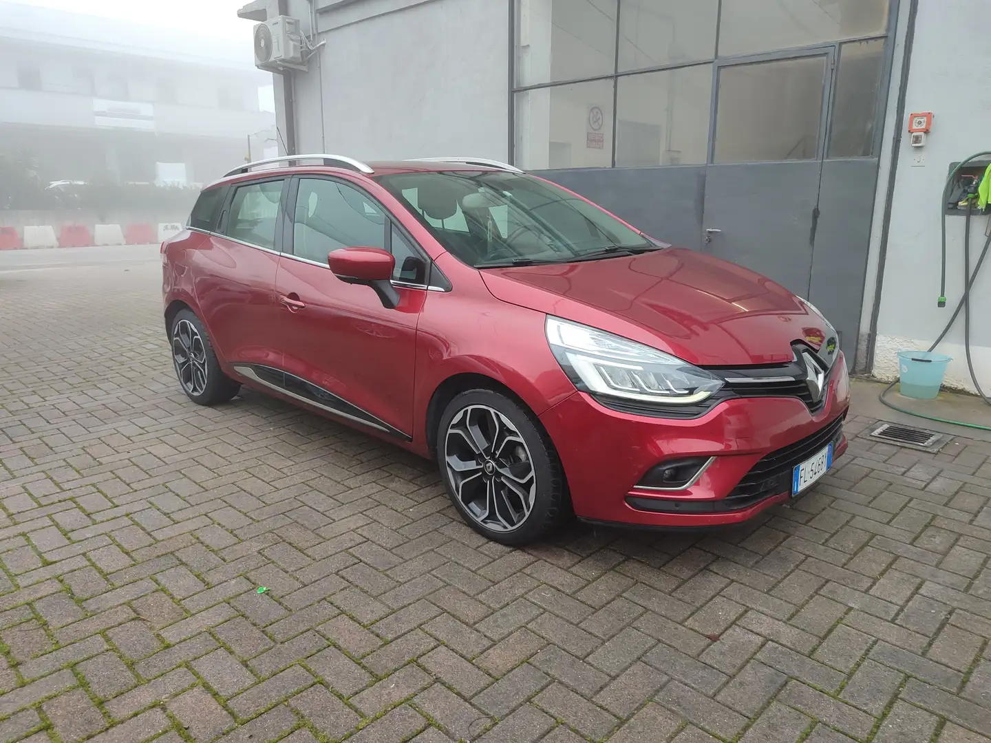 Renault Clio Clio IV 2017 Sporter 1.5 dci energy Intens 90cv Rood - 1