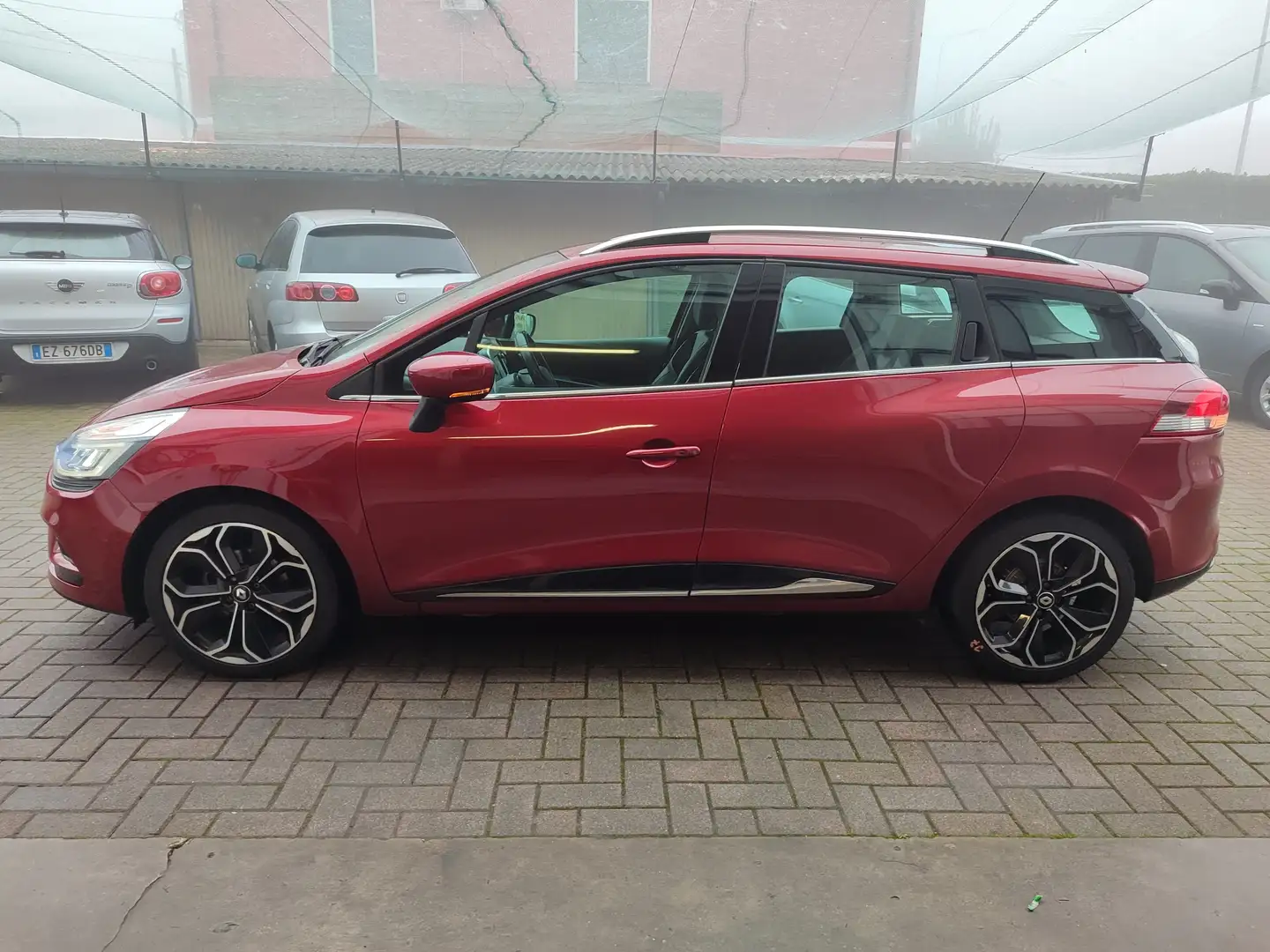 Renault Clio Clio IV 2017 Sporter 1.5 dci energy Intens 90cv Rood - 2