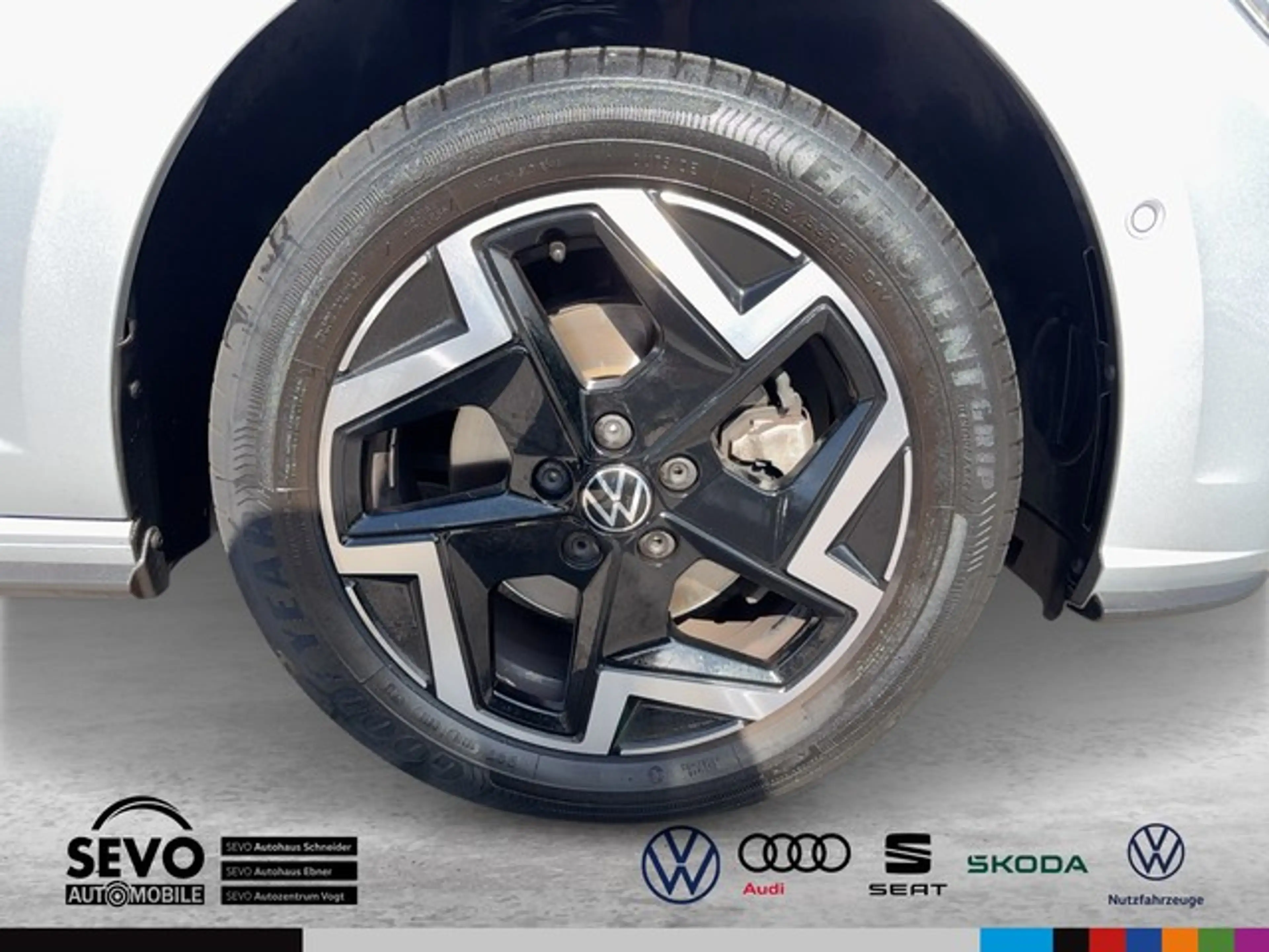Volkswagen Polo 1.0 TSI DSG R-Line — photo 6