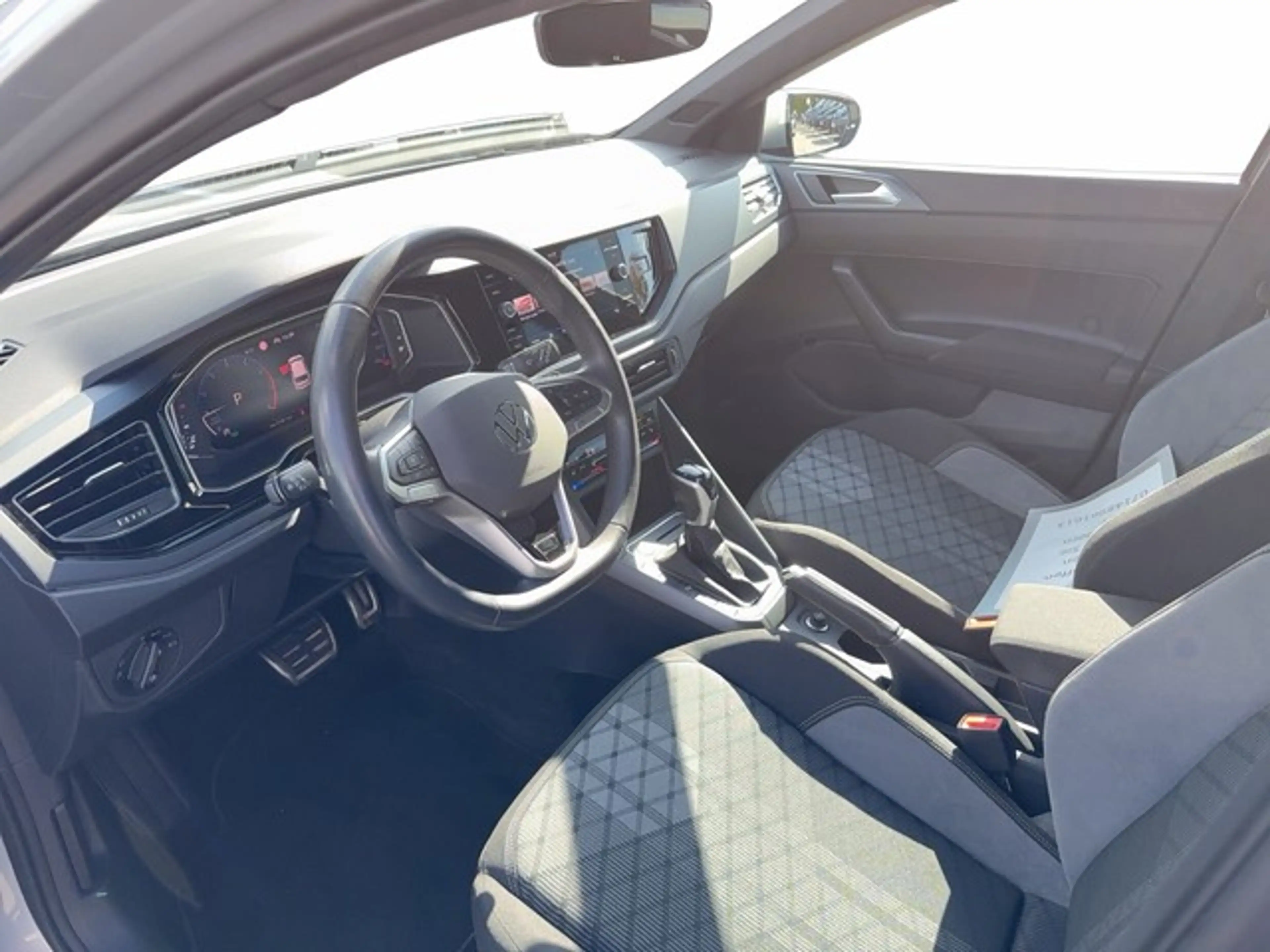 Volkswagen Polo 1.0 TSI DSG R-Line — photo 8