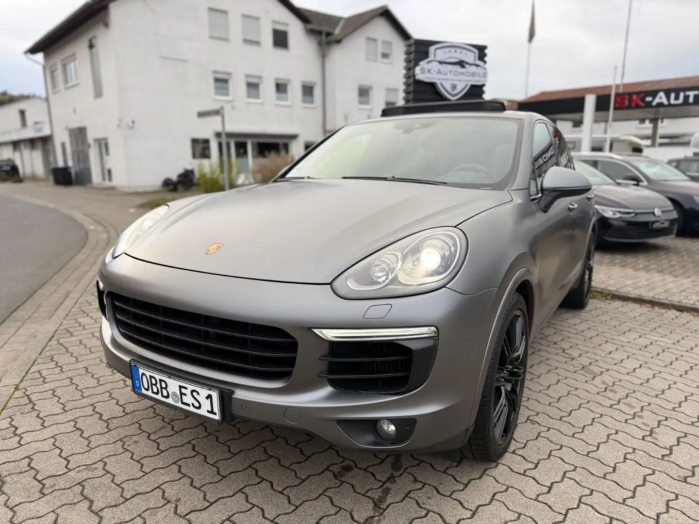 Porsche Cayenne Platinum Edition PANO-KAMERA-CHRONO-BOSE Schwarz - 2