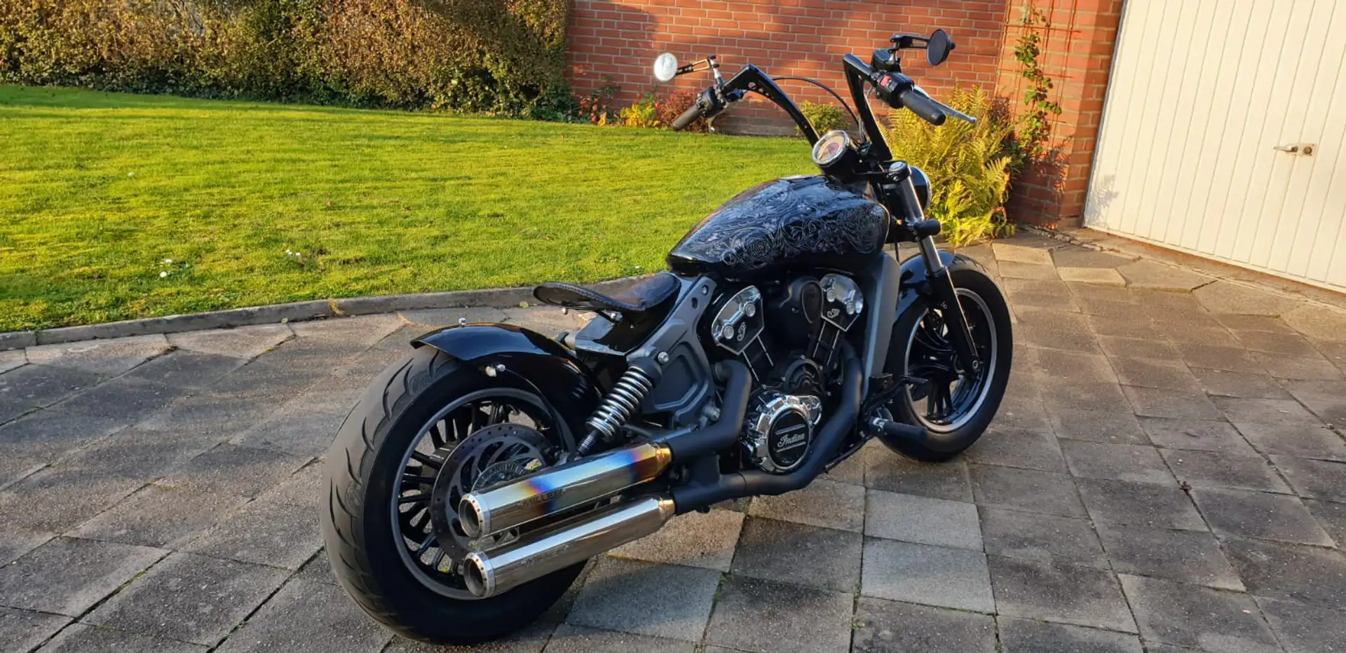Indian Scout Bobber Negro - 2