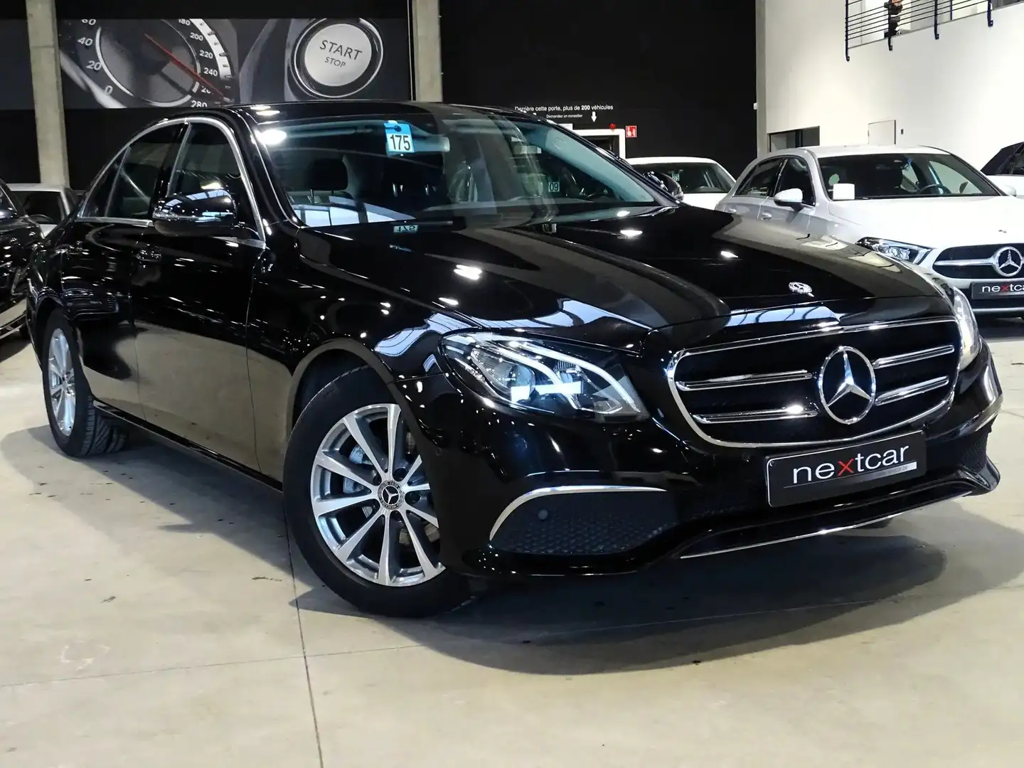 Mercedes-Benz E 200 d Berline Avantgarde *LED-NAVI-CUIR SPORT-PARKING* Zwart - 2