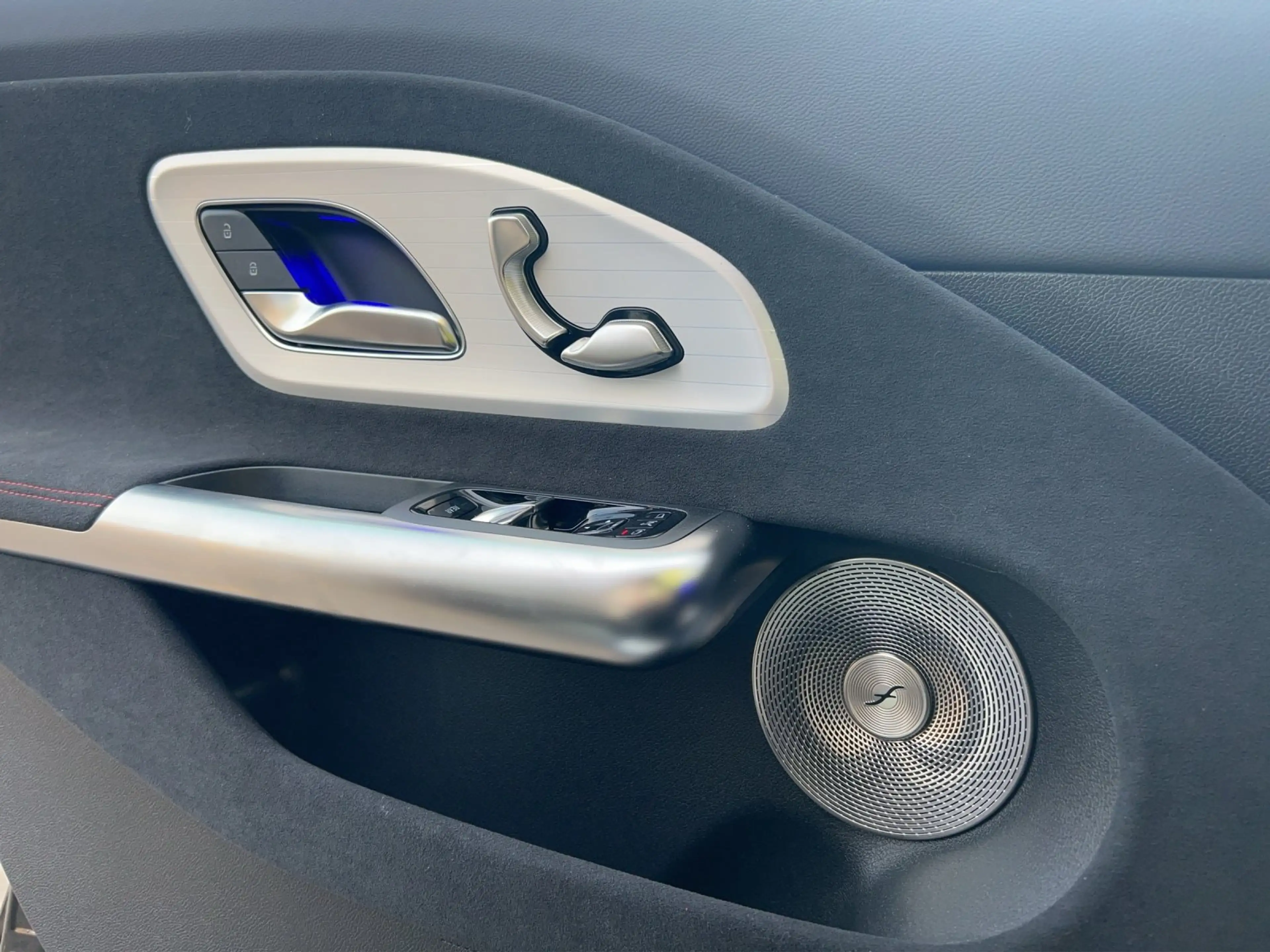 Mercedes-Benz CLA 250 + SB AMG AHK Burm Keyless Pano Superscree — photo 13