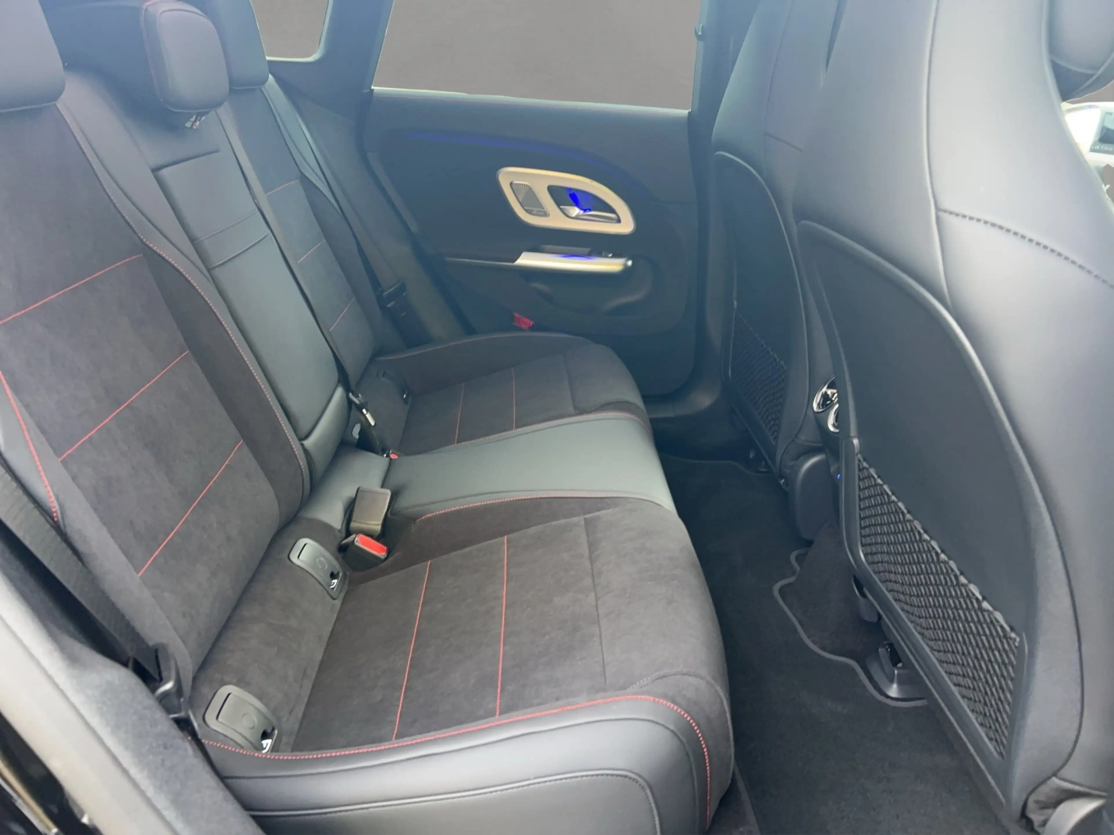 Mercedes-Benz CLA 250 + SB AMG AHK Burm Keyless Pano Superscree — photo 9