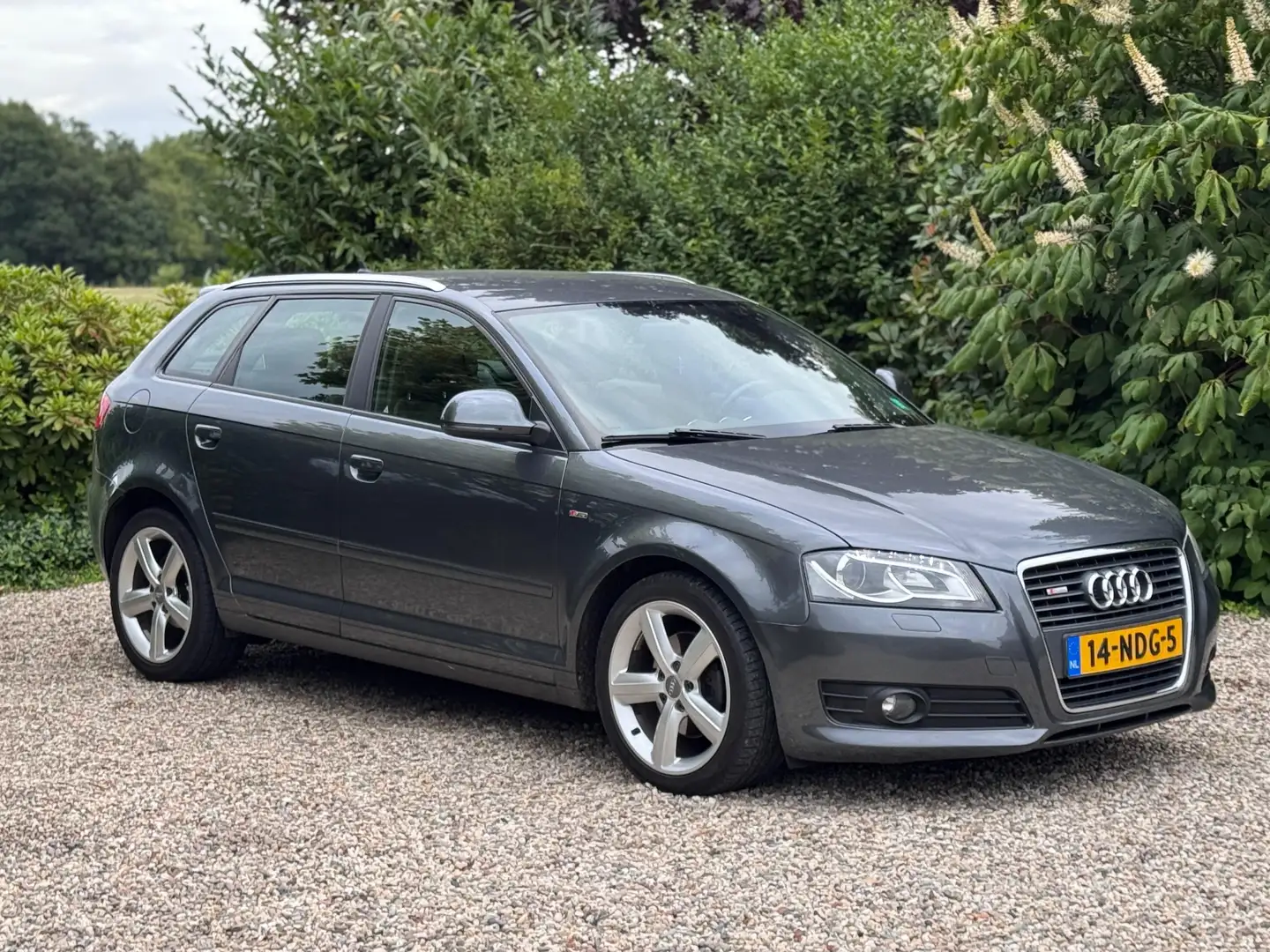 Audi A3 1.4 TFSI S-edition Grijs - 2