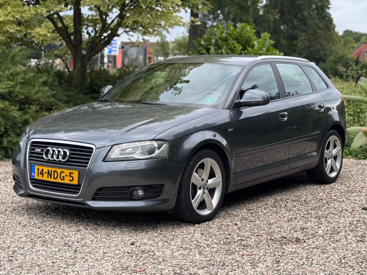 Audi A3 1.4 TFSI S-edition Grijs - 1