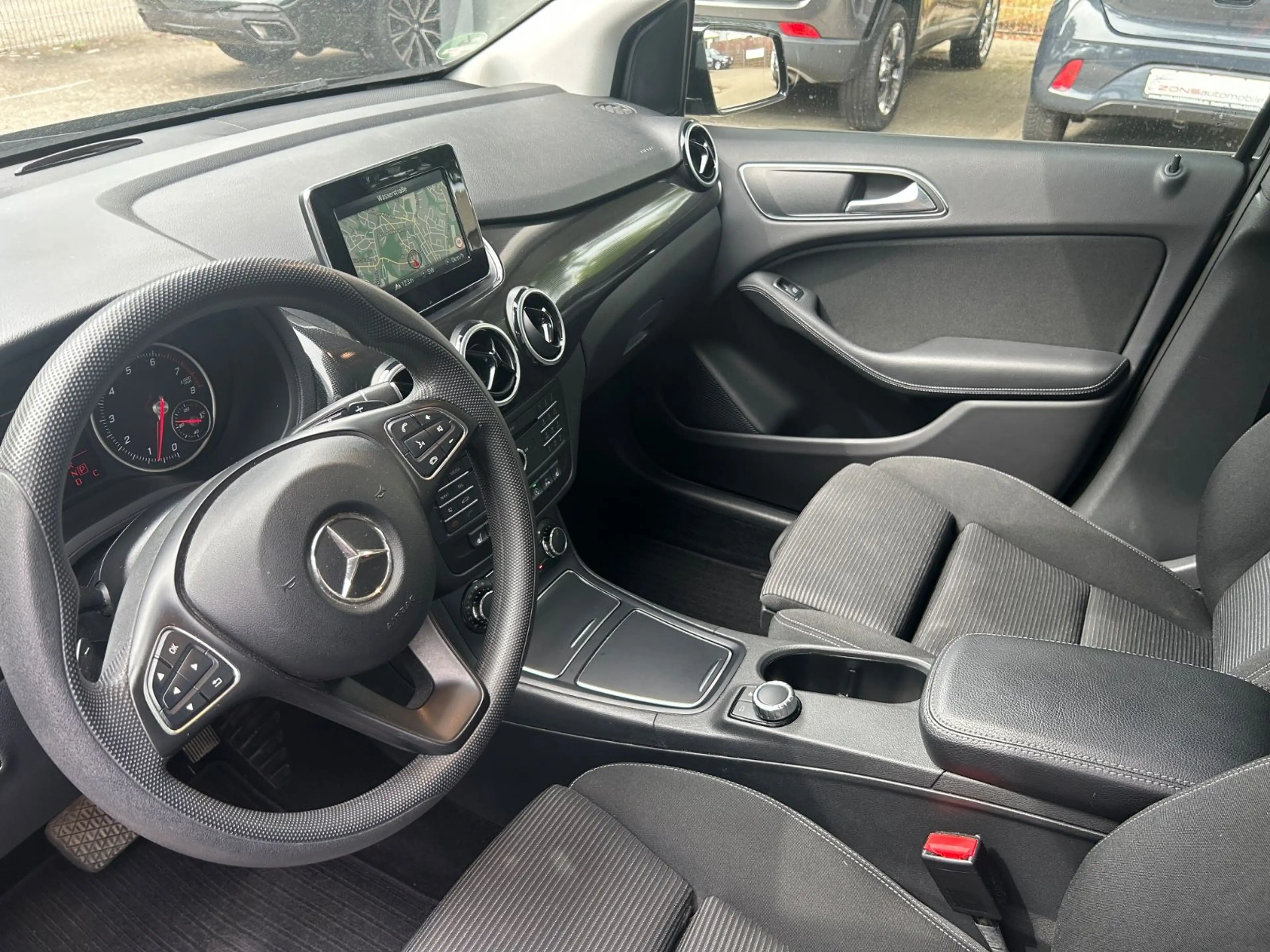 Mercedes-Benz B 160 Automatik+Navi+BT+LM+SHZ+PDC+Tempomat — photo 8