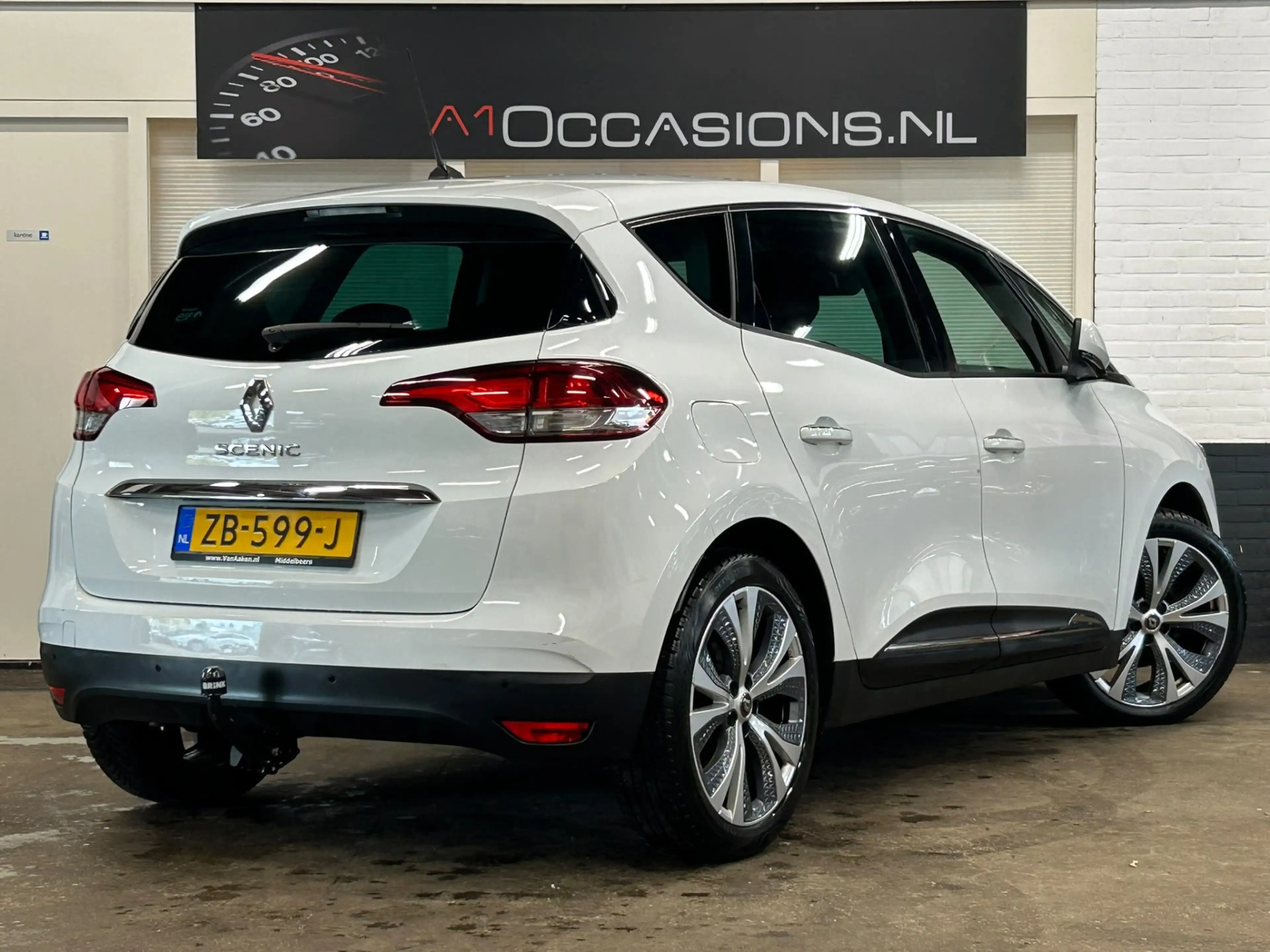 Renault Scenic 1.3 TCe Intens — photo 3