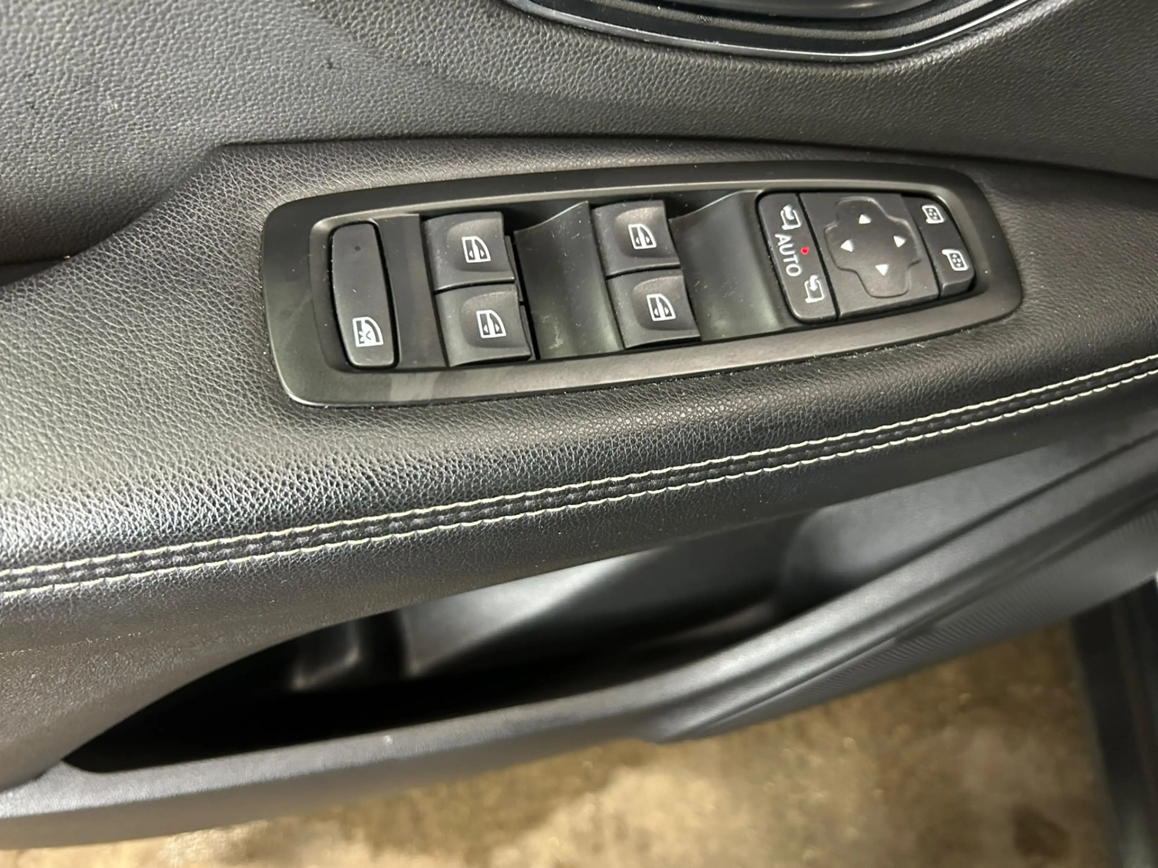 Renault Scenic 1.3 TCe Intens — photo 17