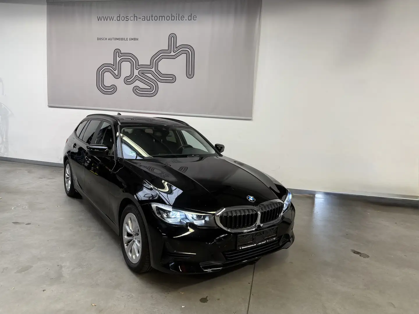 BMW 318 318dA touring/NAVI/LED/Live Cockp. Prof./PDC Schwarz - 1