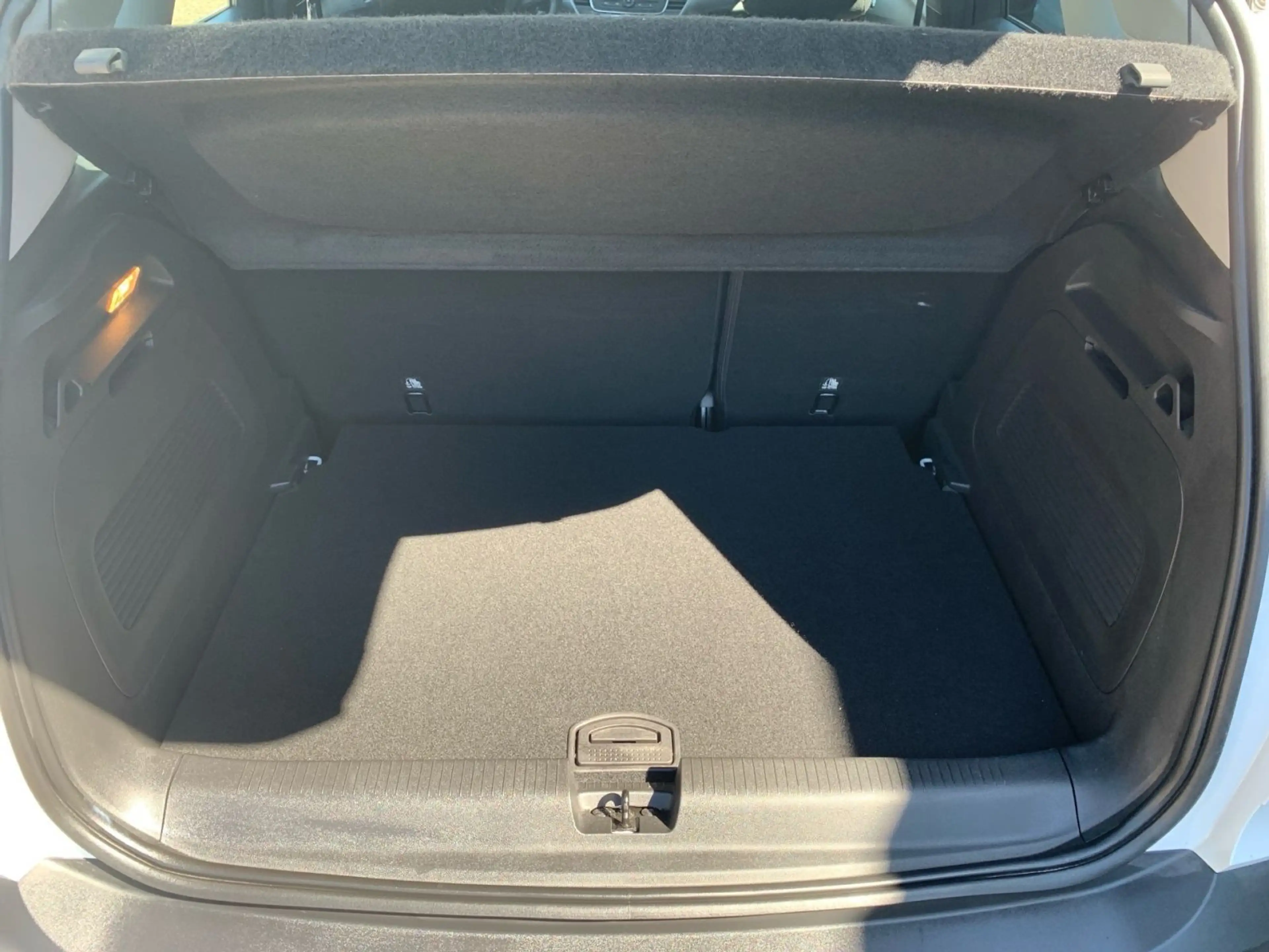 Opel Crossland X 1.2 Selection S/S Parkpilot — photo 12