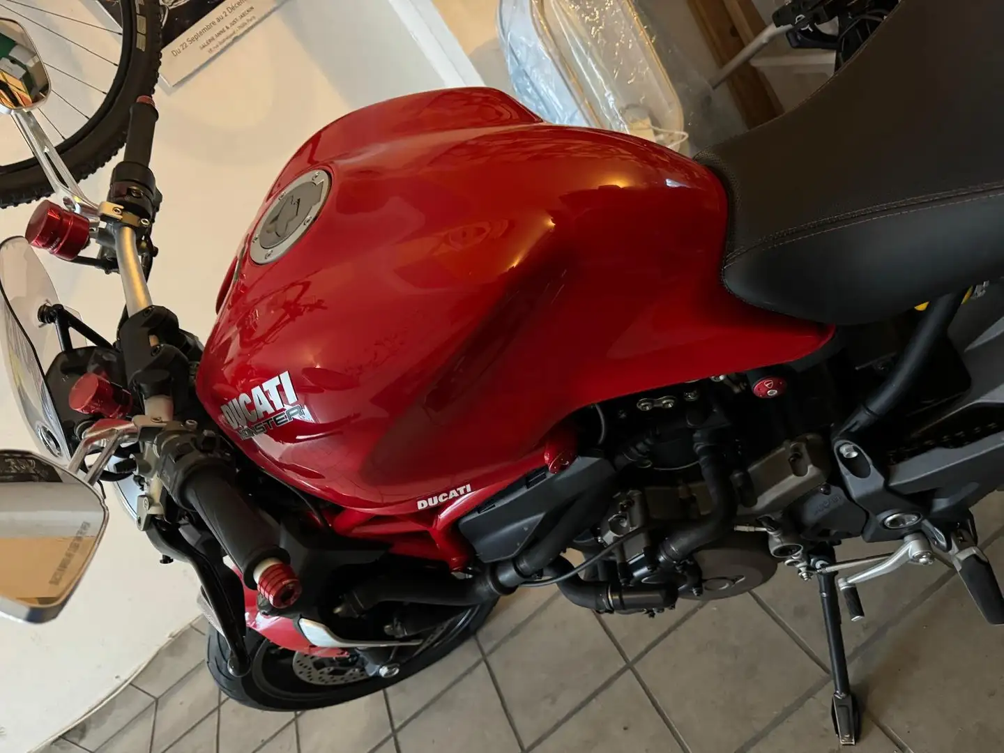 Ducati Monster 1200 Rosso - 1