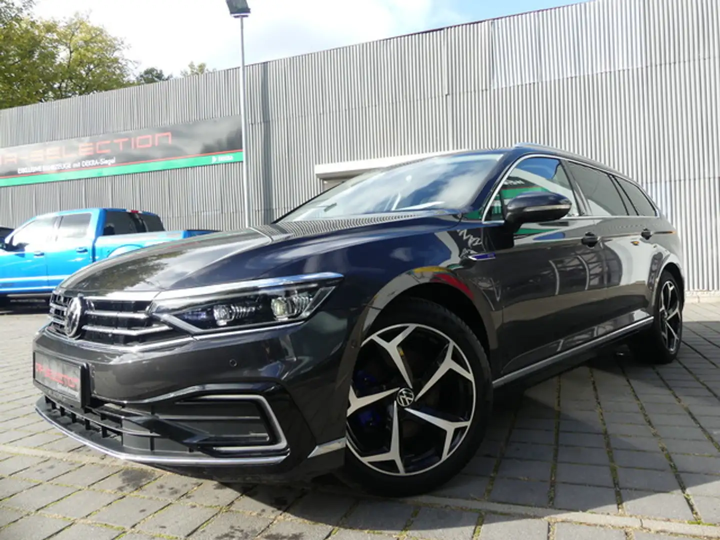 Volkswagen Passat Variant 1.4 GTE E-SOUND MATRIX/SHZ/KAM/MEMORY Grijs - 2