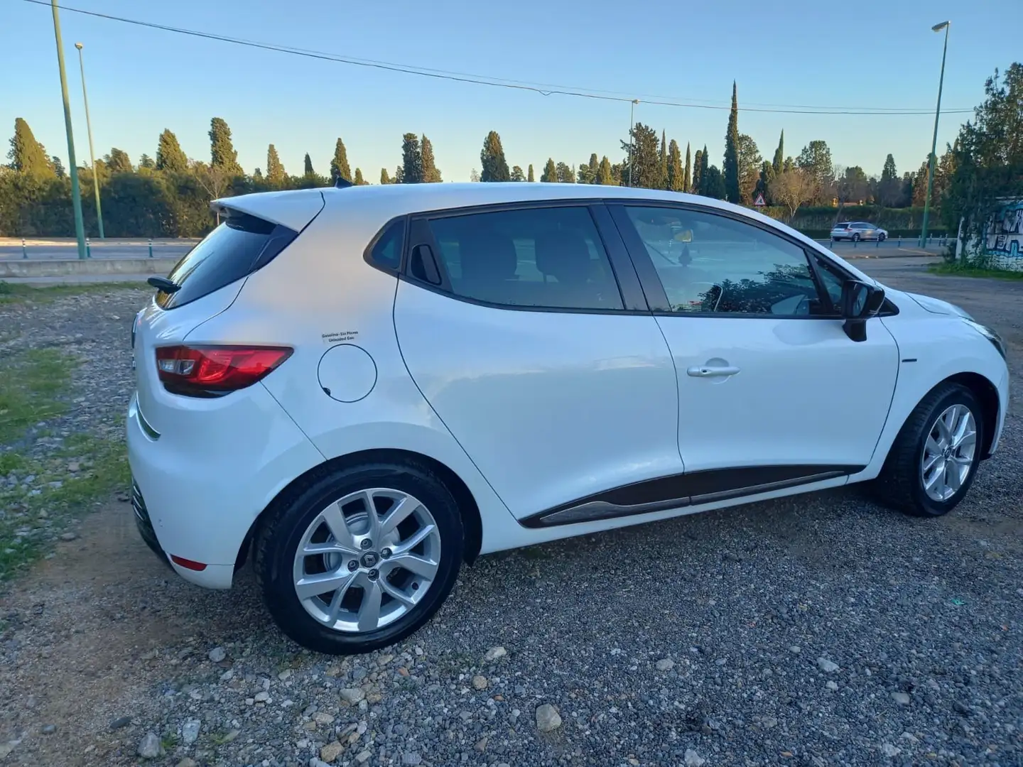 Renault Clio 0.9Tce Límited 66Kw Blanco - 2
