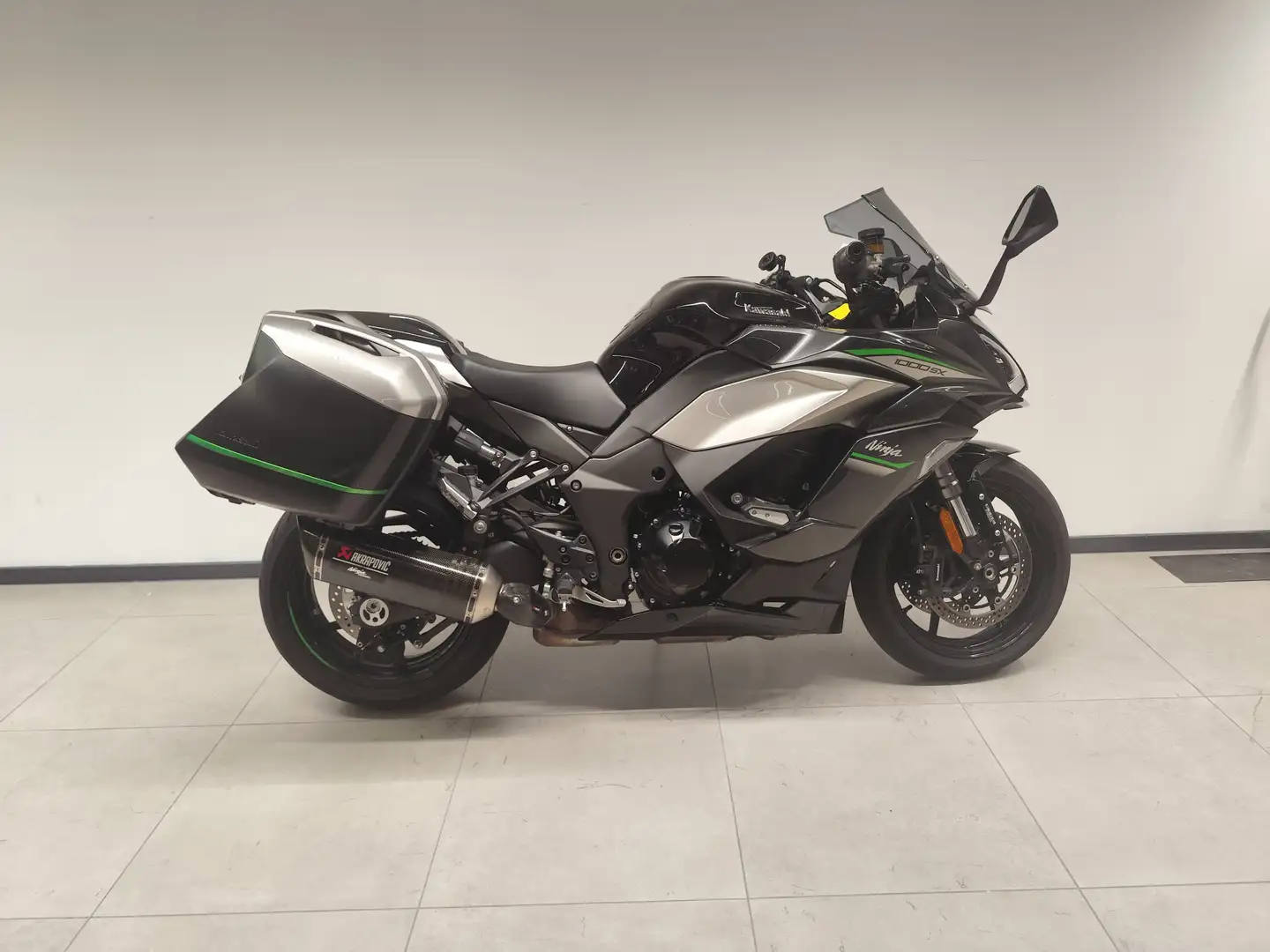 Kawasaki Ninja 1000SX - 1